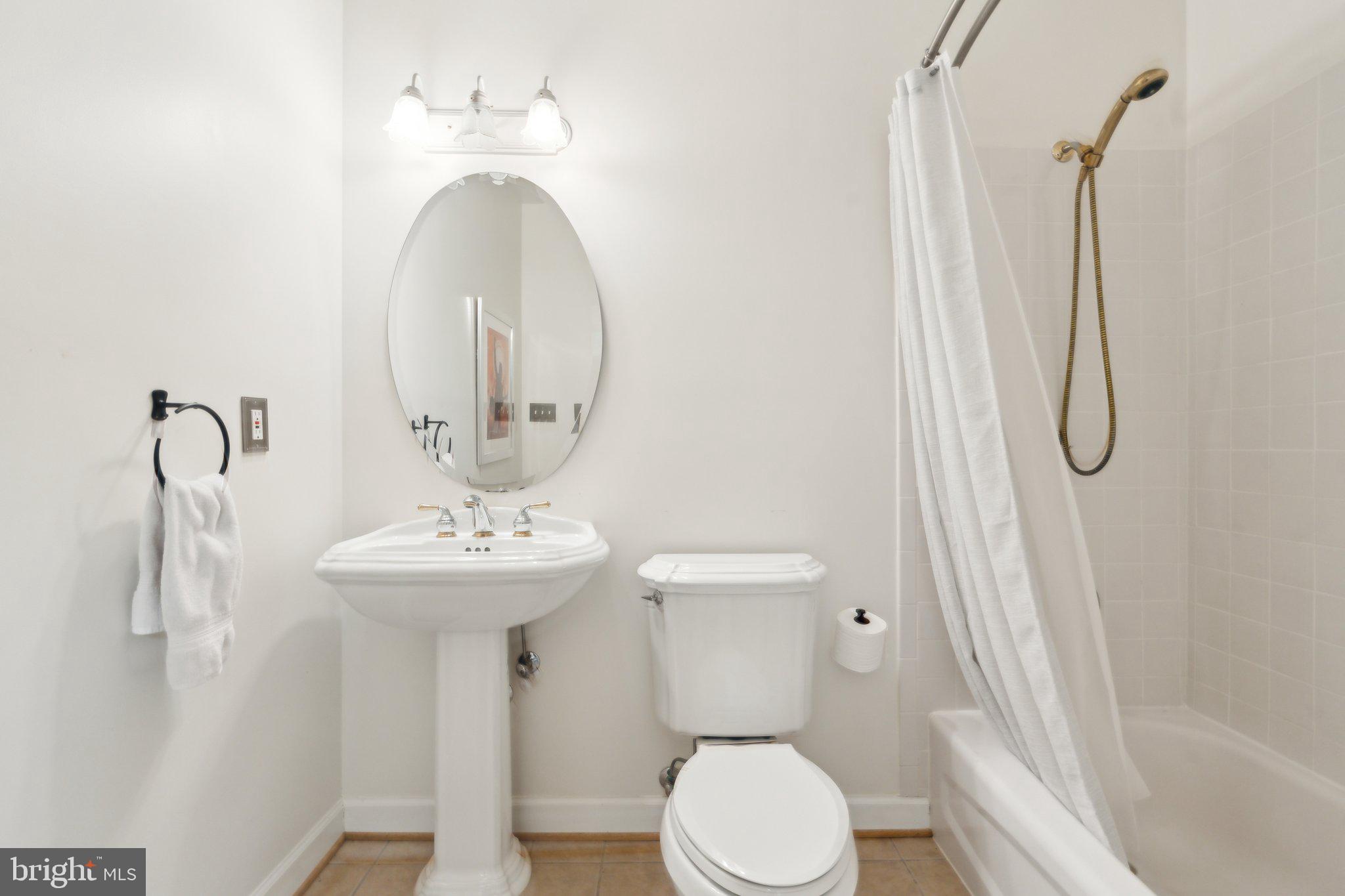 WHITEHALL FARM - Residential