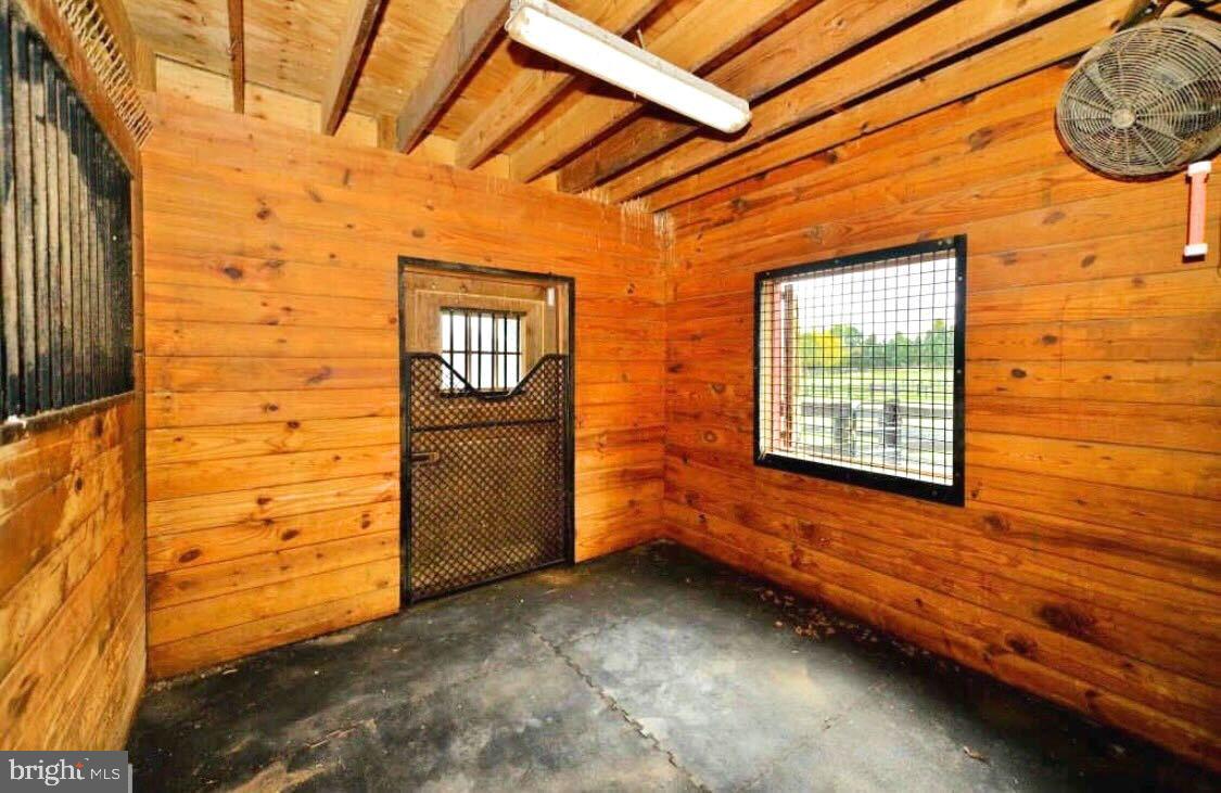 WHITEHALL FARM - Residential