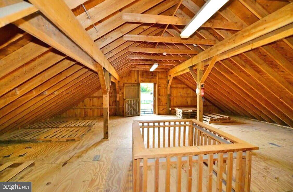 WHITEHALL FARM - Residential