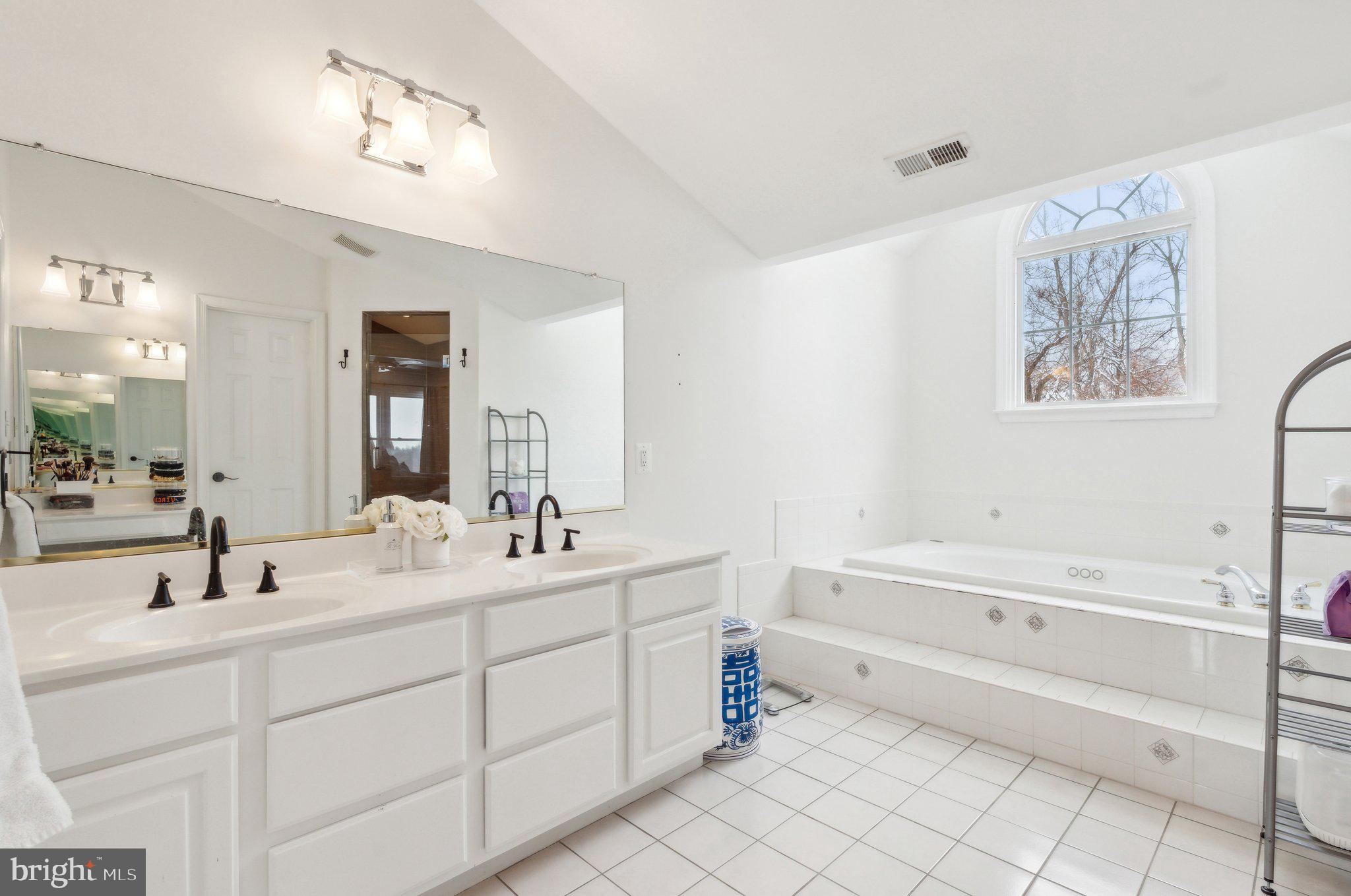 WHITEHALL FARM - Residential