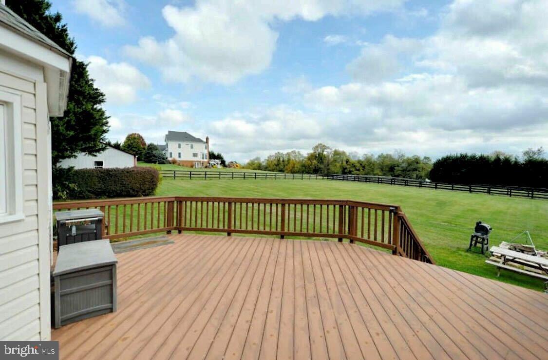 WHITEHALL FARM - Residential