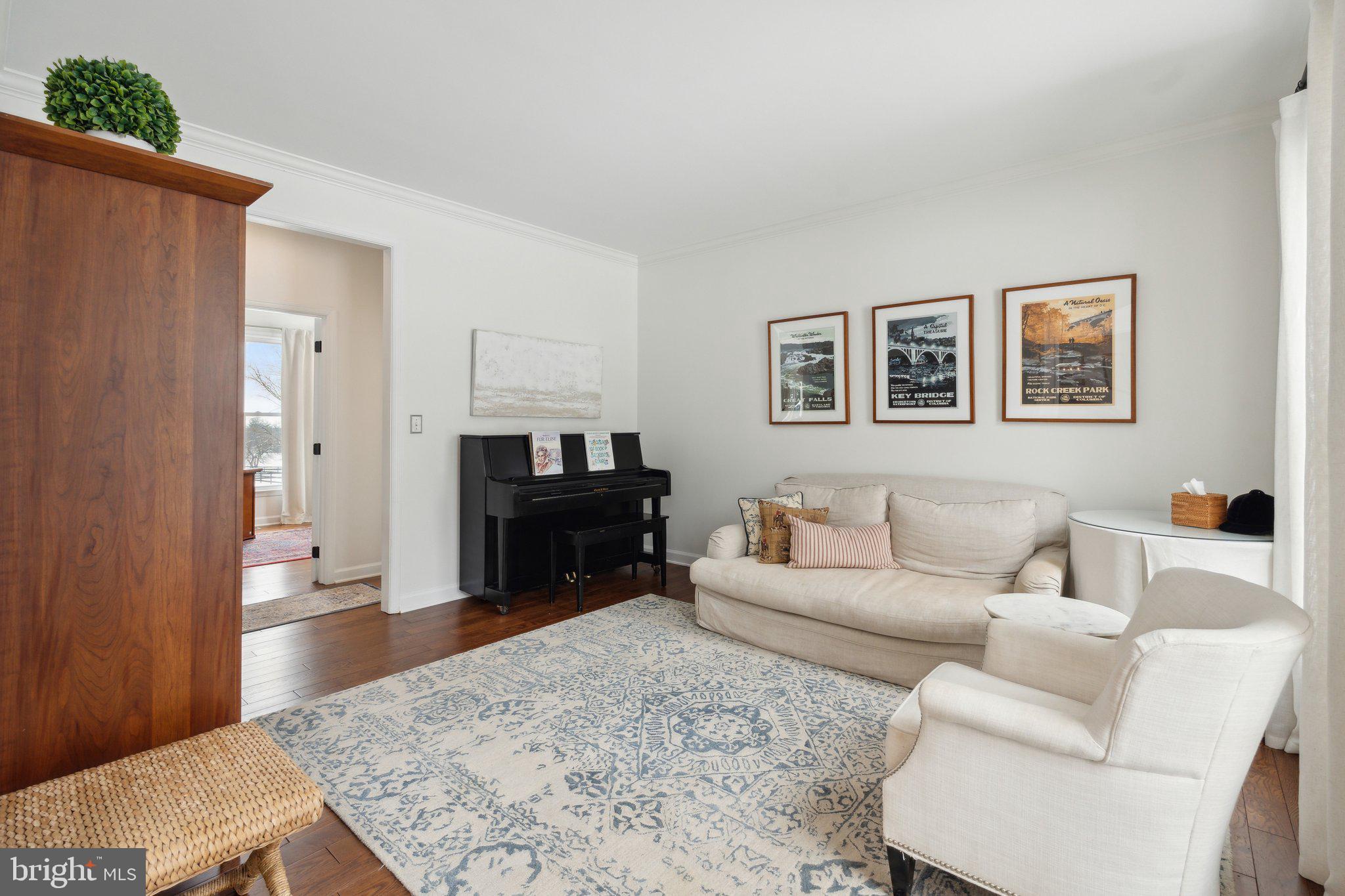 WHITEHALL FARM - Residential