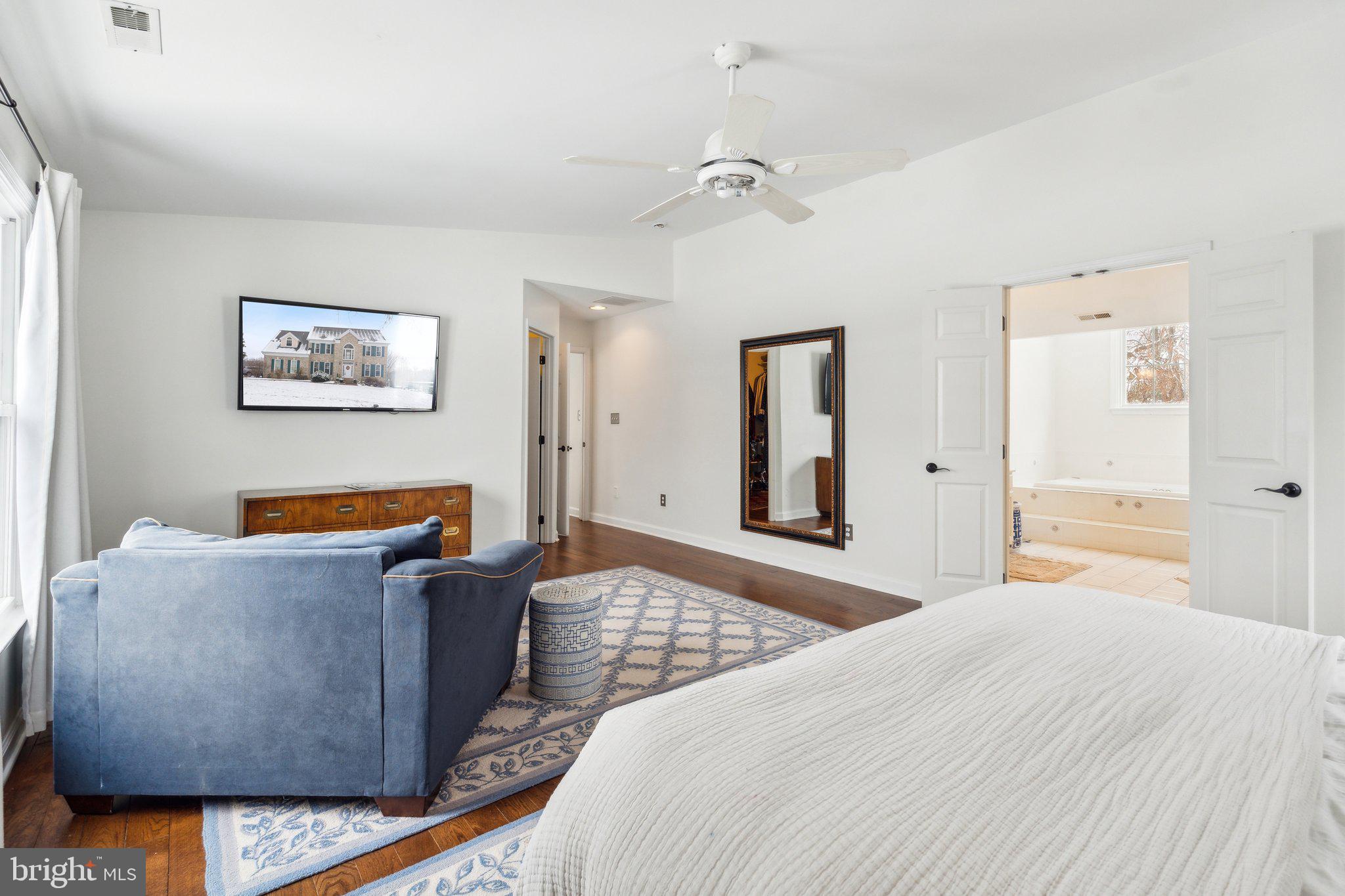 WHITEHALL FARM - Residential