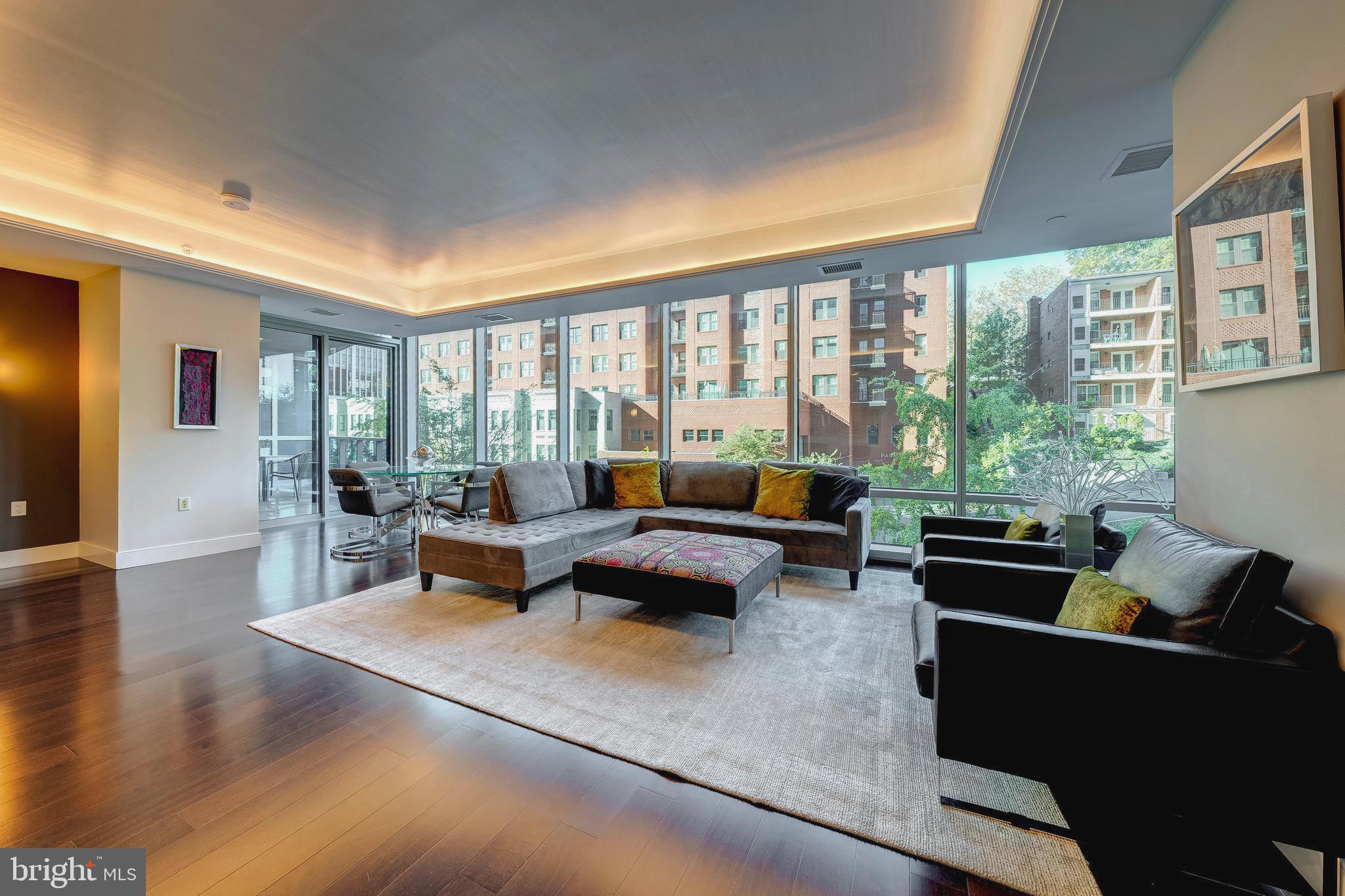 TURNBERRY TOWER - Residential