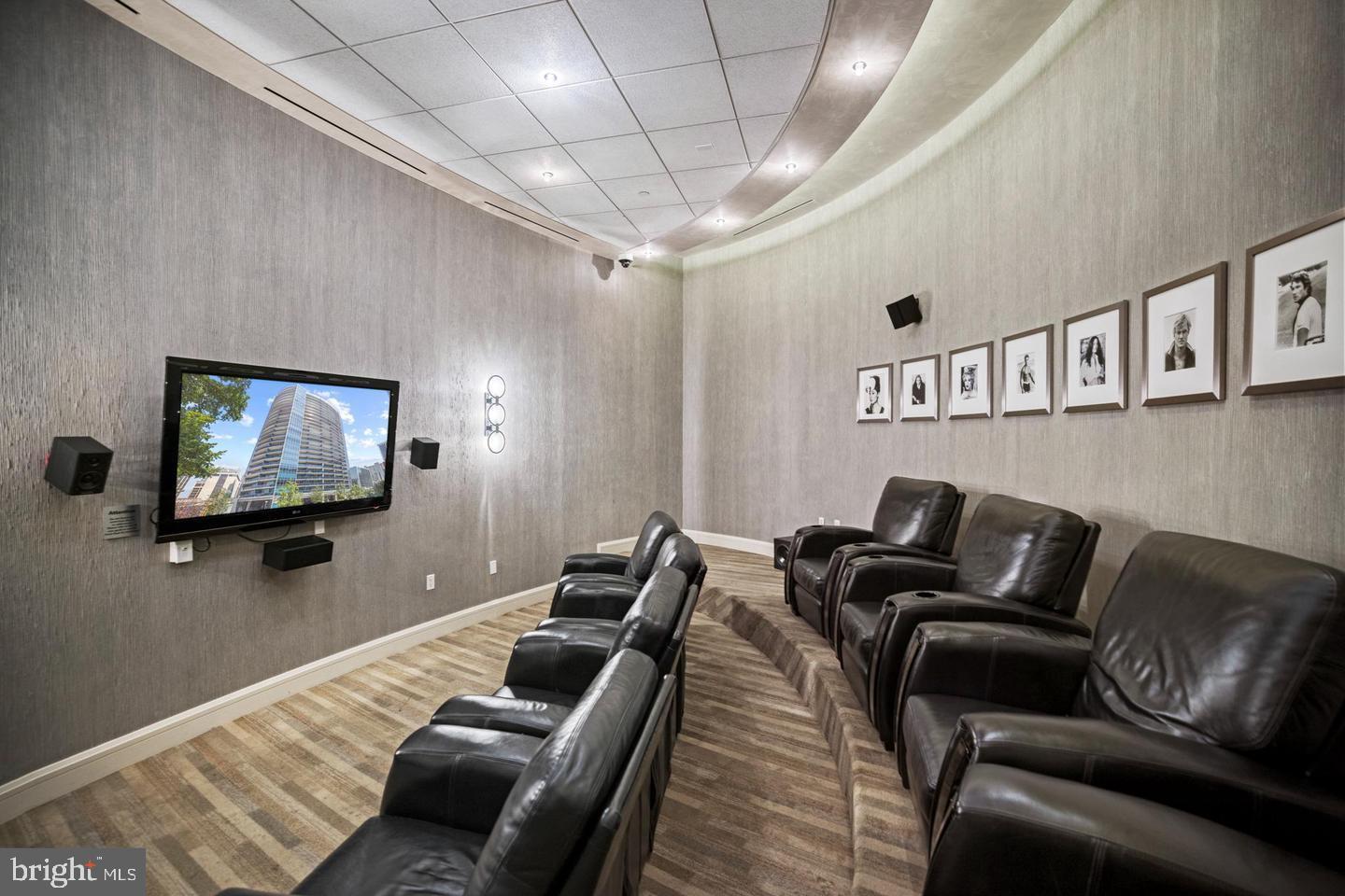 TURNBERRY TOWER - Residential