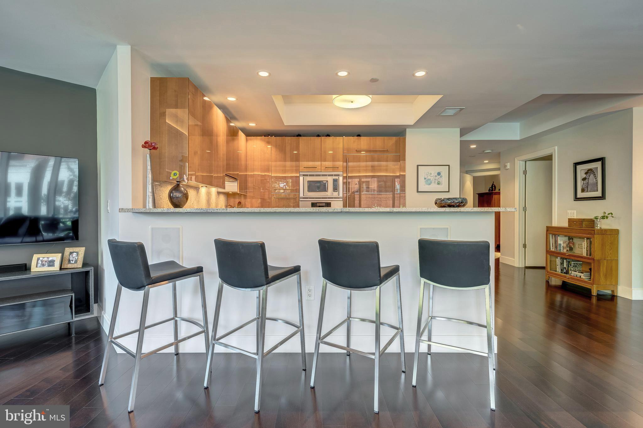 TURNBERRY TOWER - Residential