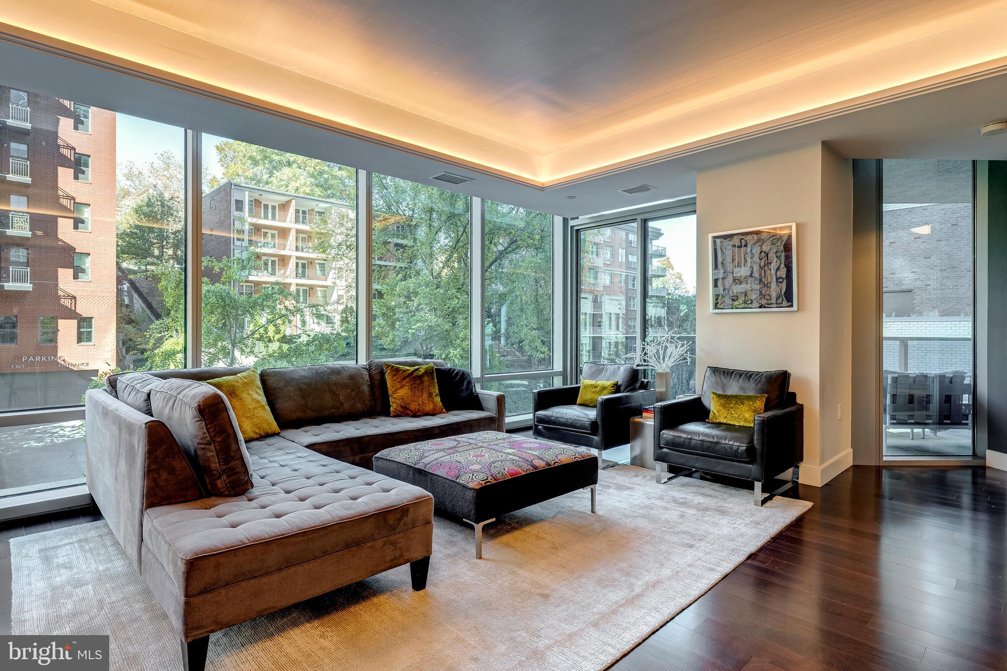 TURNBERRY TOWER - Residential