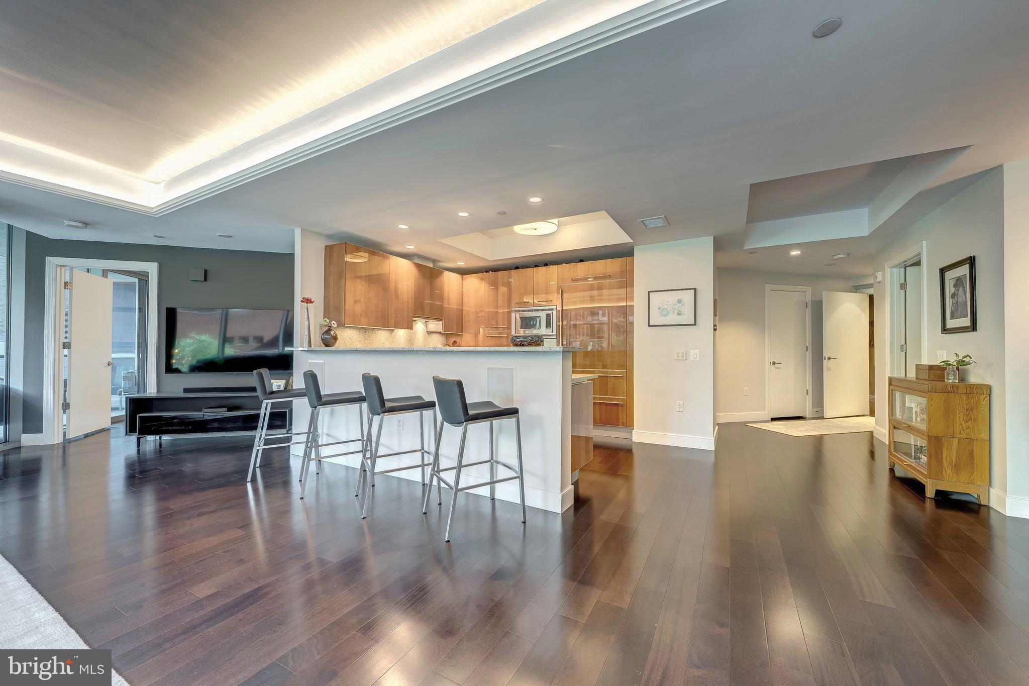 TURNBERRY TOWER - Residential