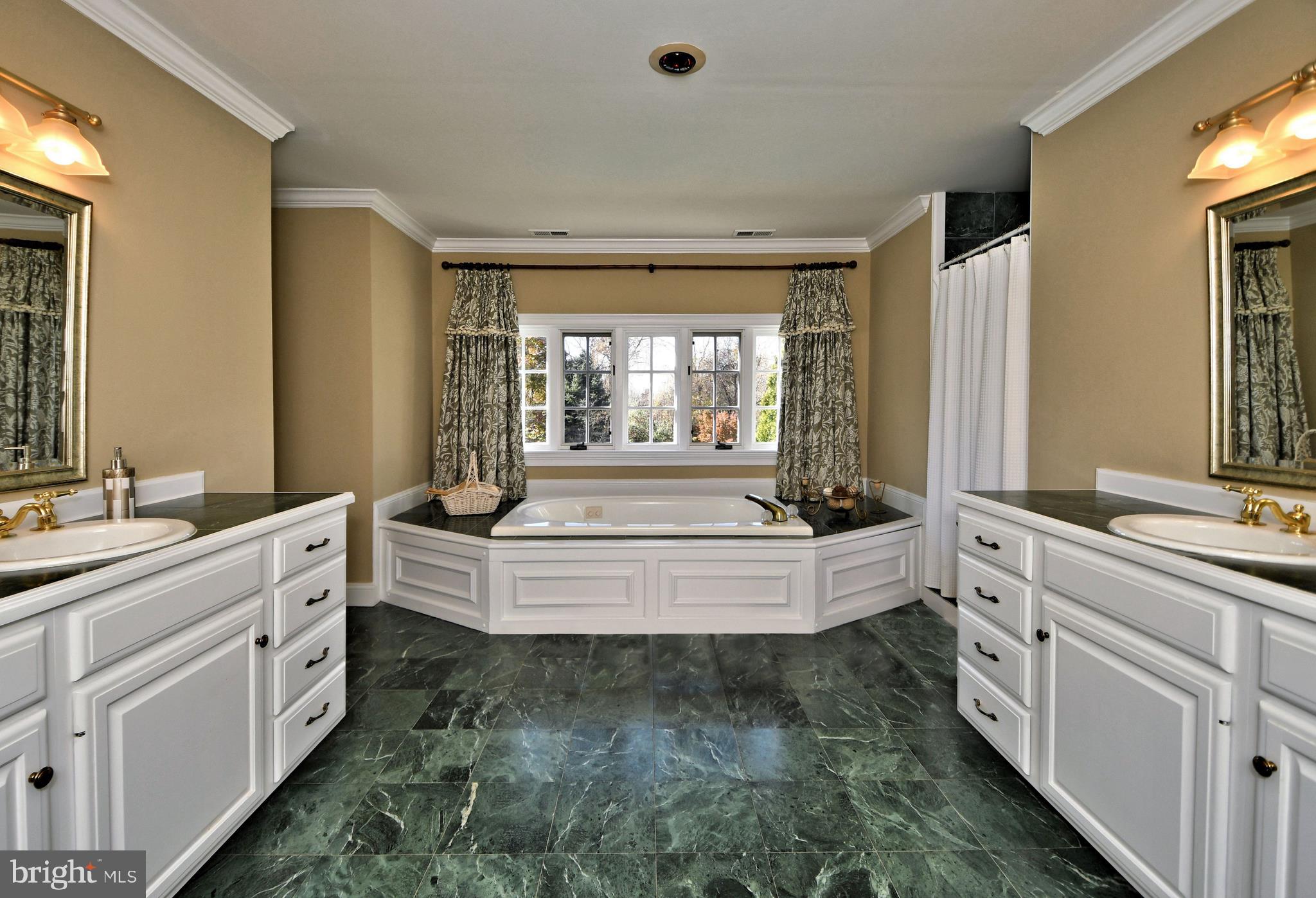 LAUREL RIDGE - Residential