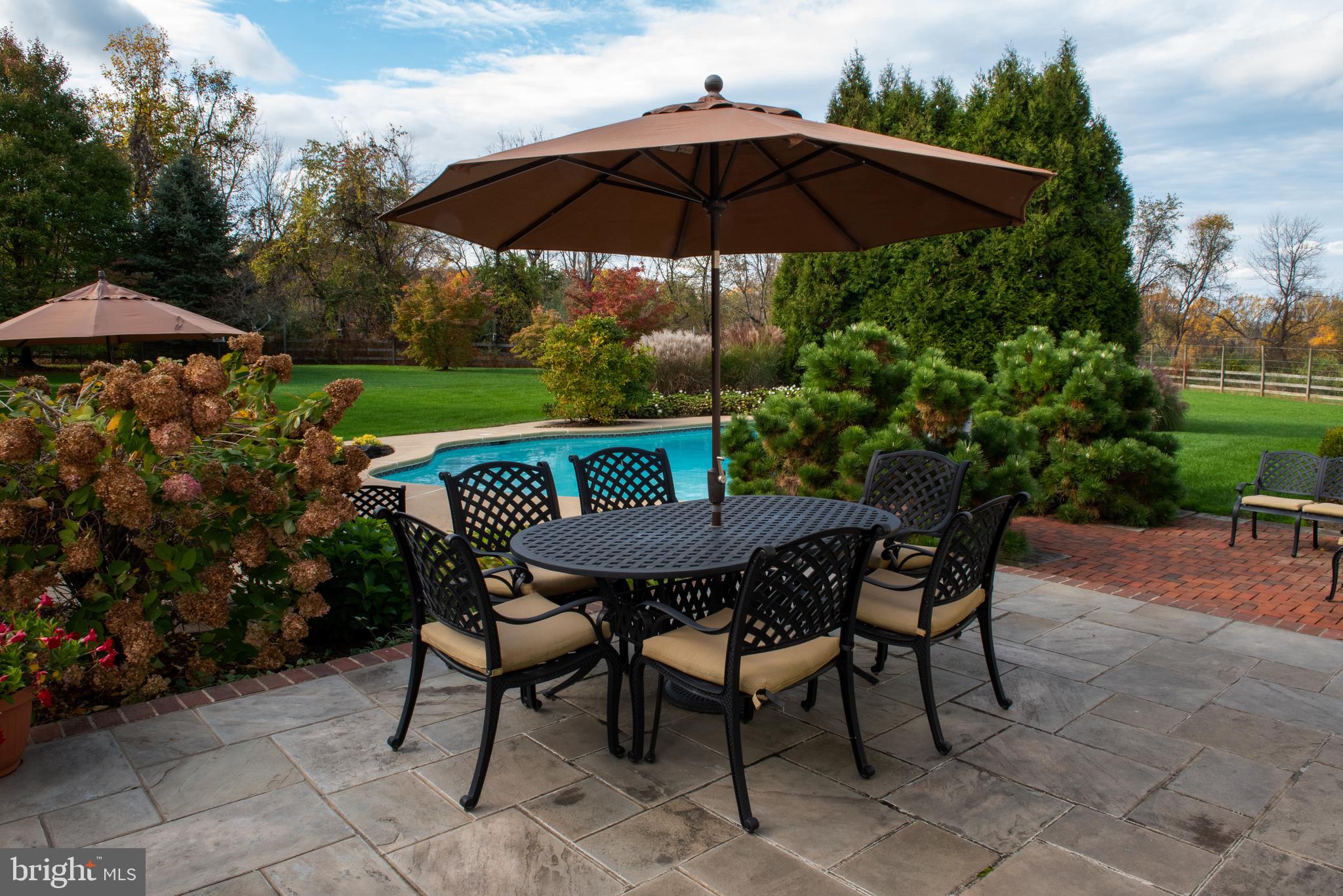 LAUREL RIDGE - Residential