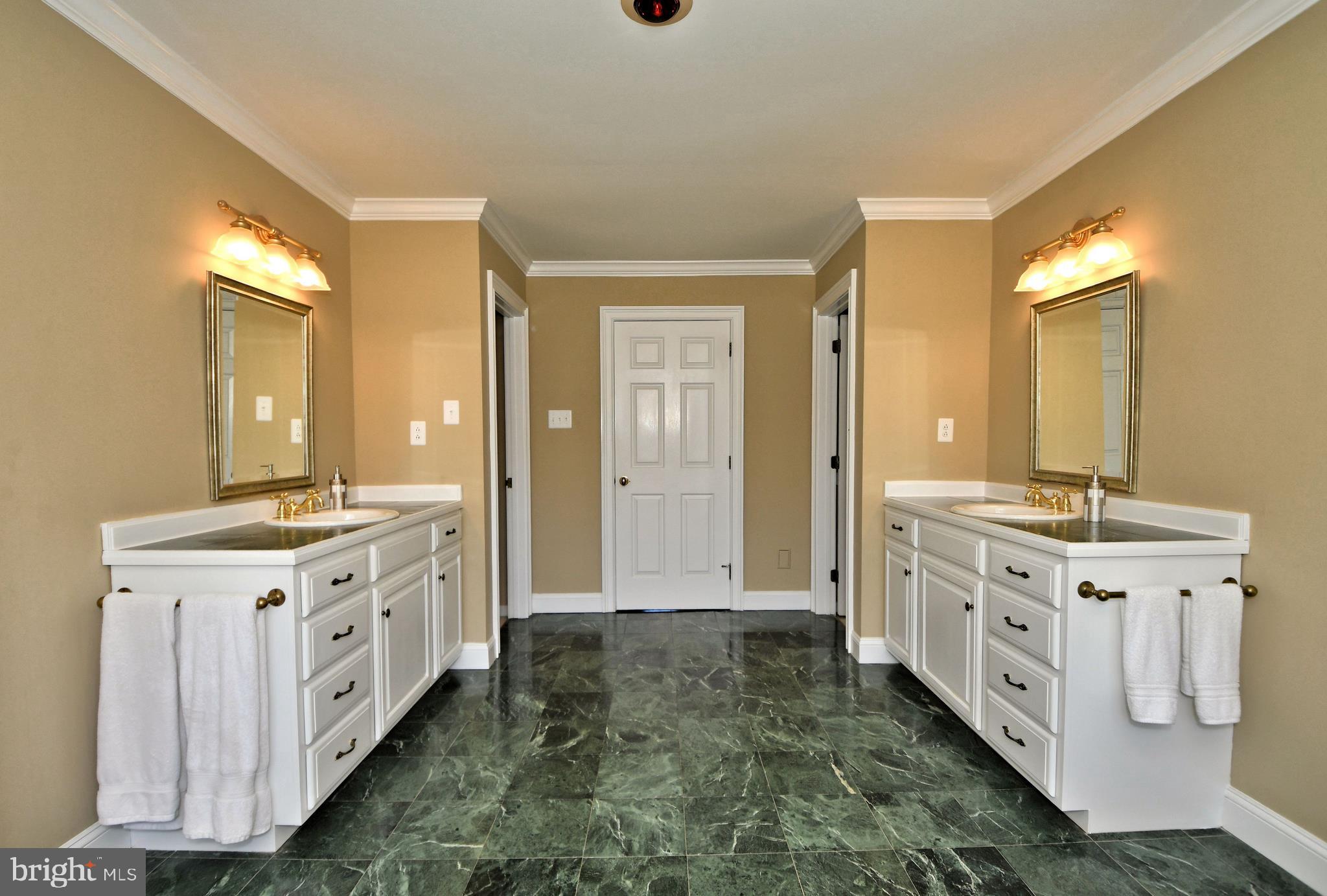 LAUREL RIDGE - Residential