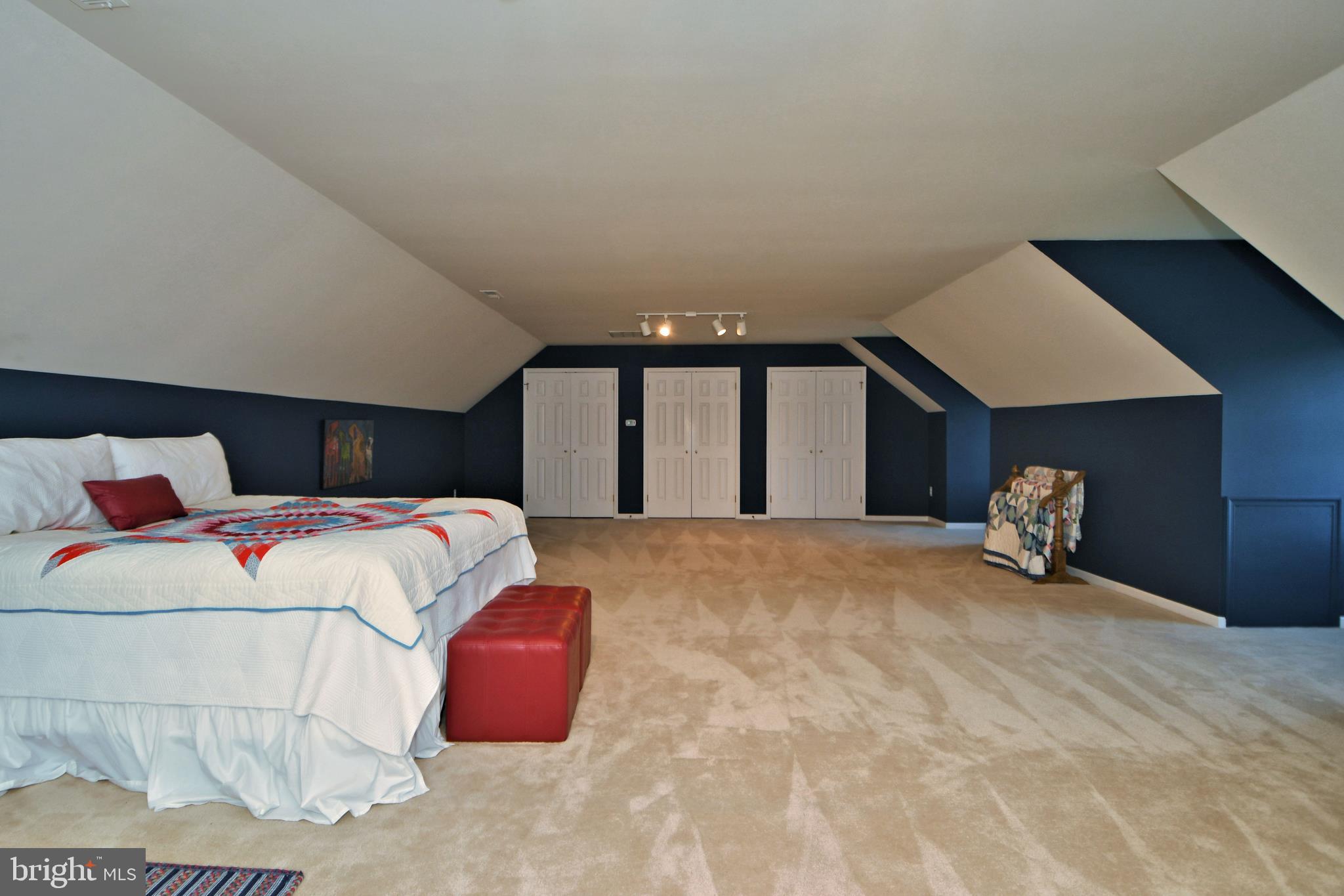 LAUREL RIDGE - Residential