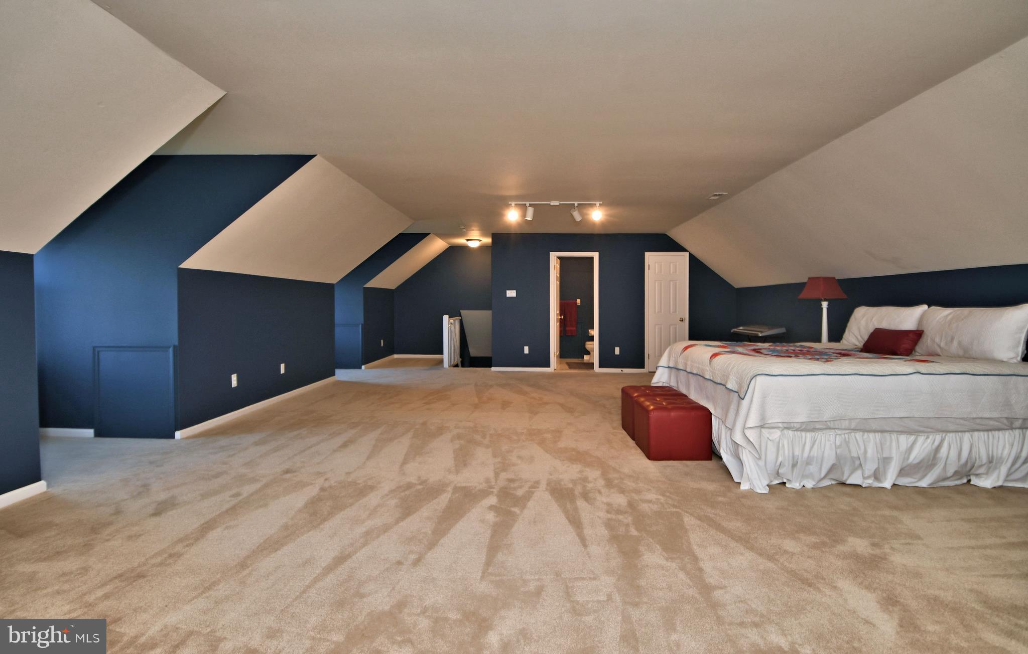 LAUREL RIDGE - Residential