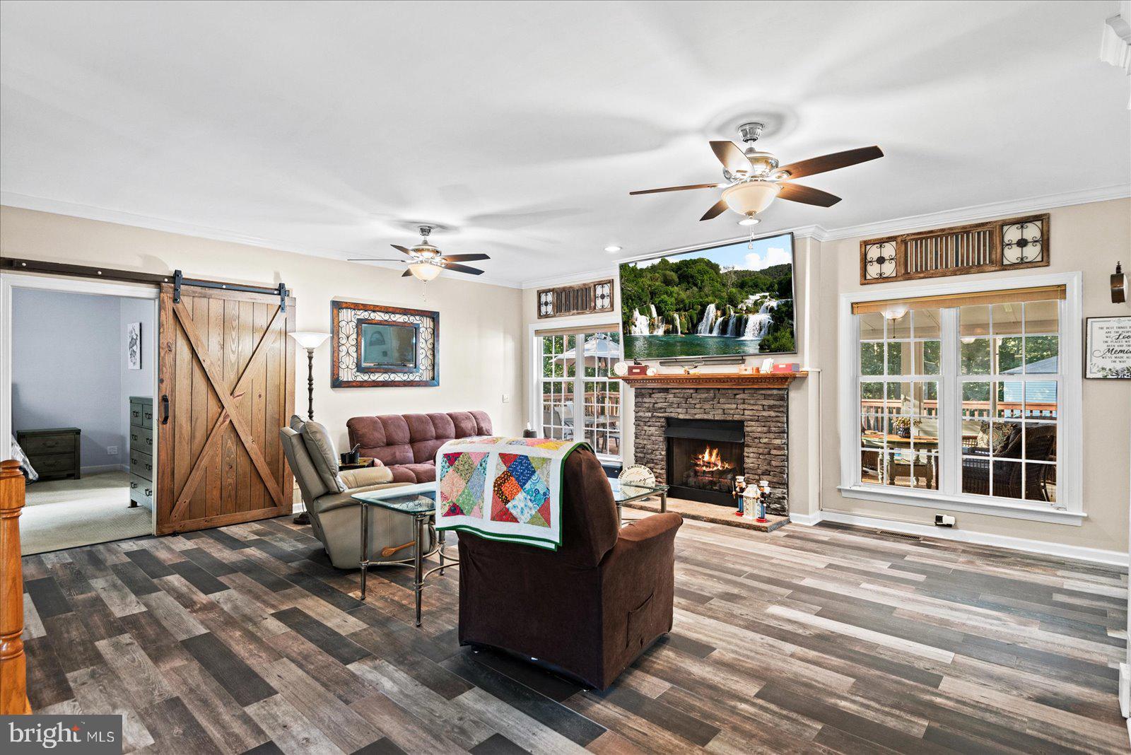 GROVES ESTATES - Residential