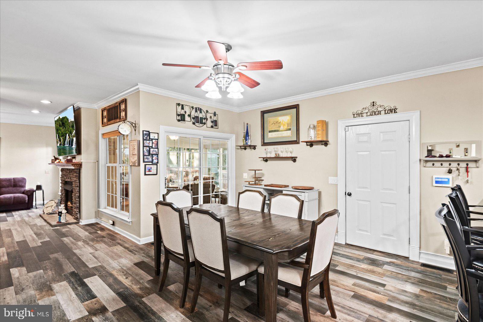 GROVES ESTATES - Residential