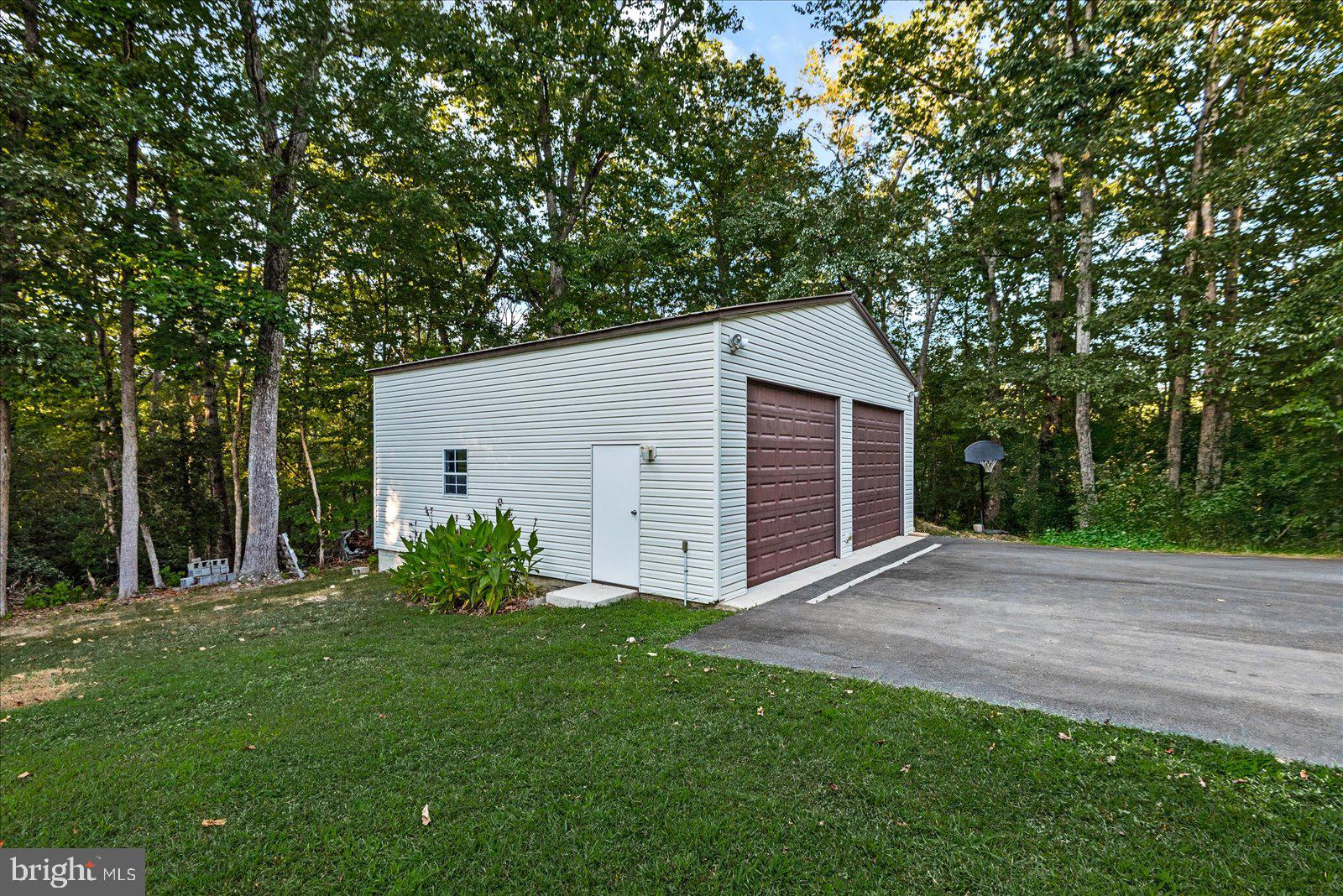 GROVES ESTATES - Residential