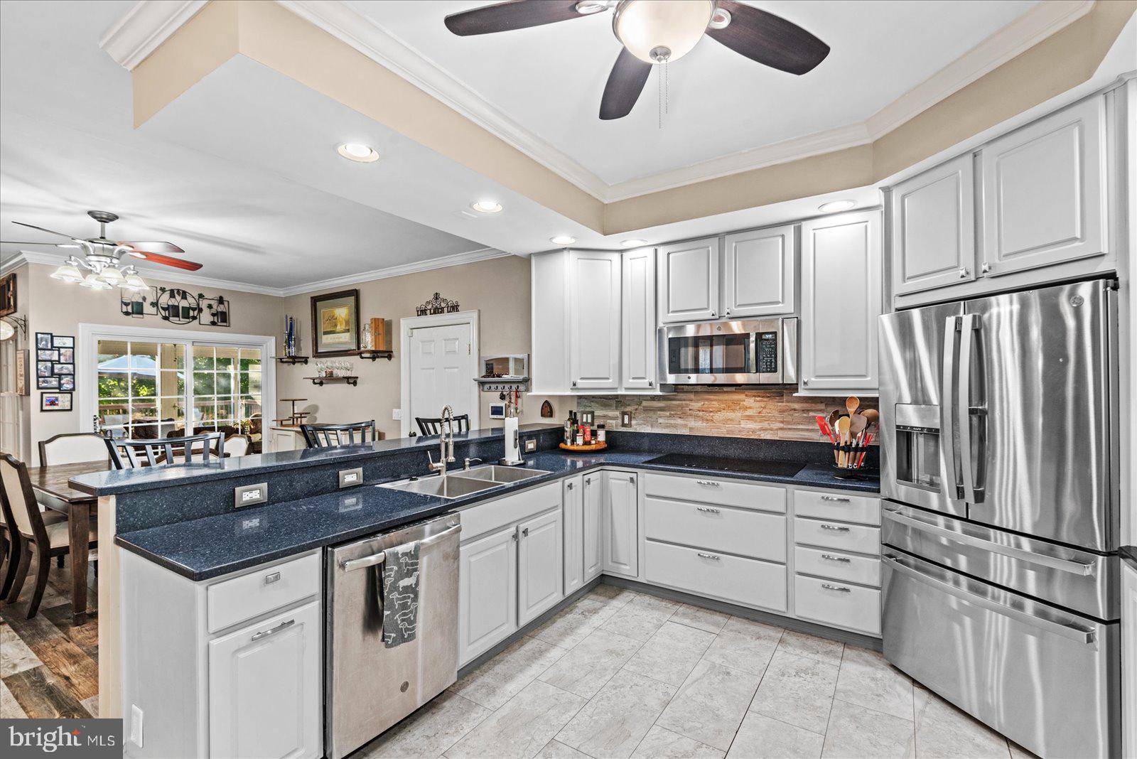 GROVES ESTATES - Residential