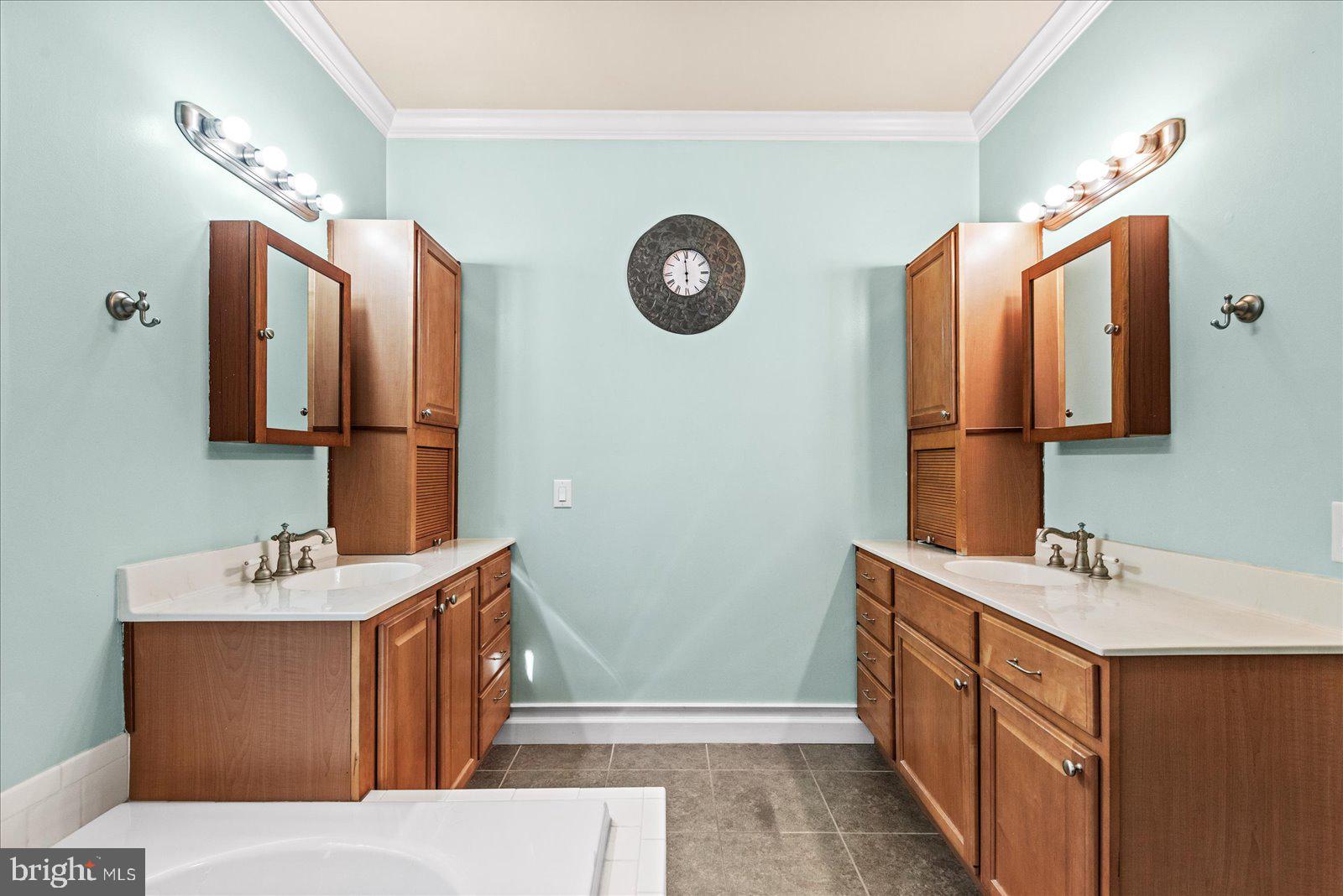 GROVES ESTATES - Residential