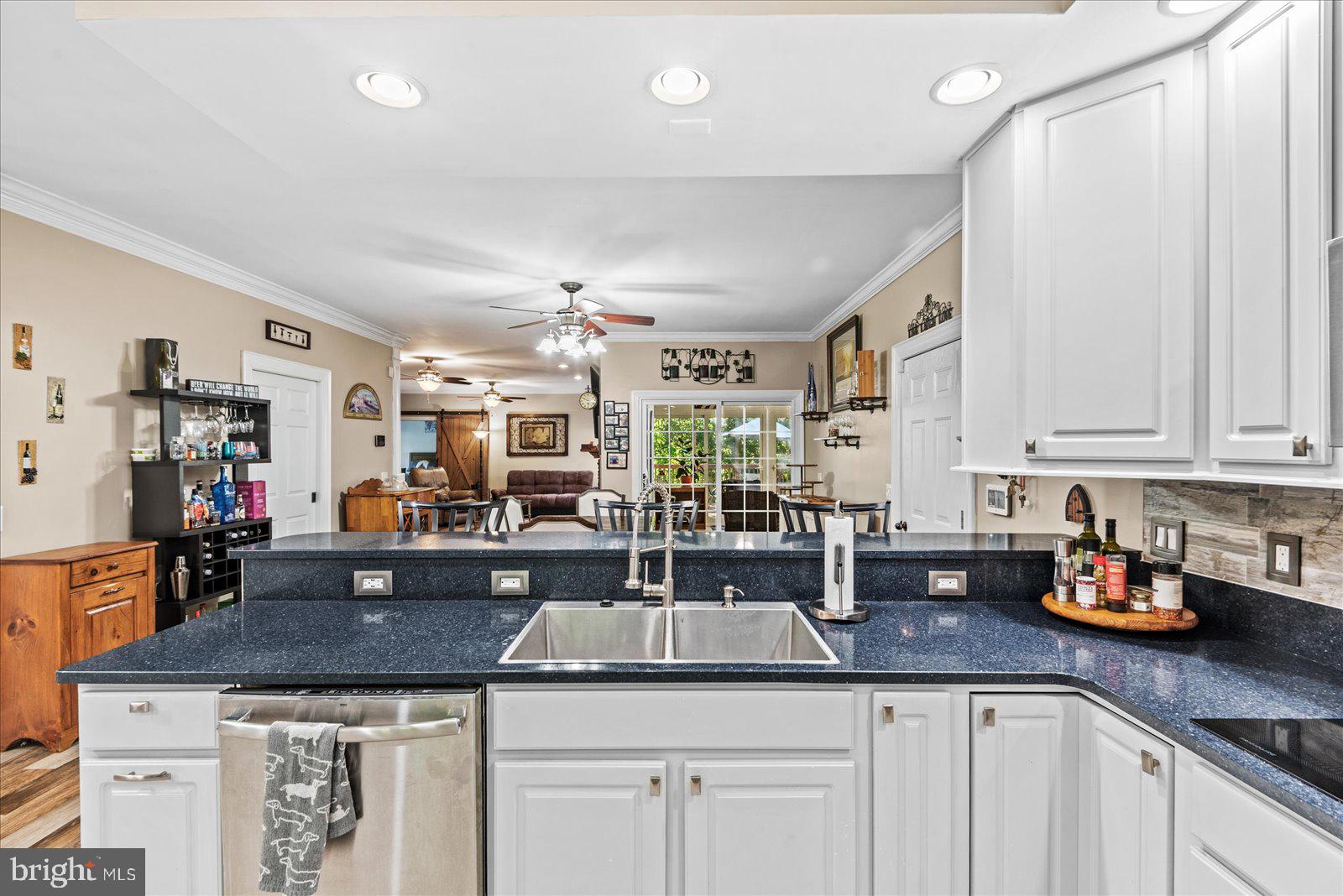 GROVES ESTATES - Residential