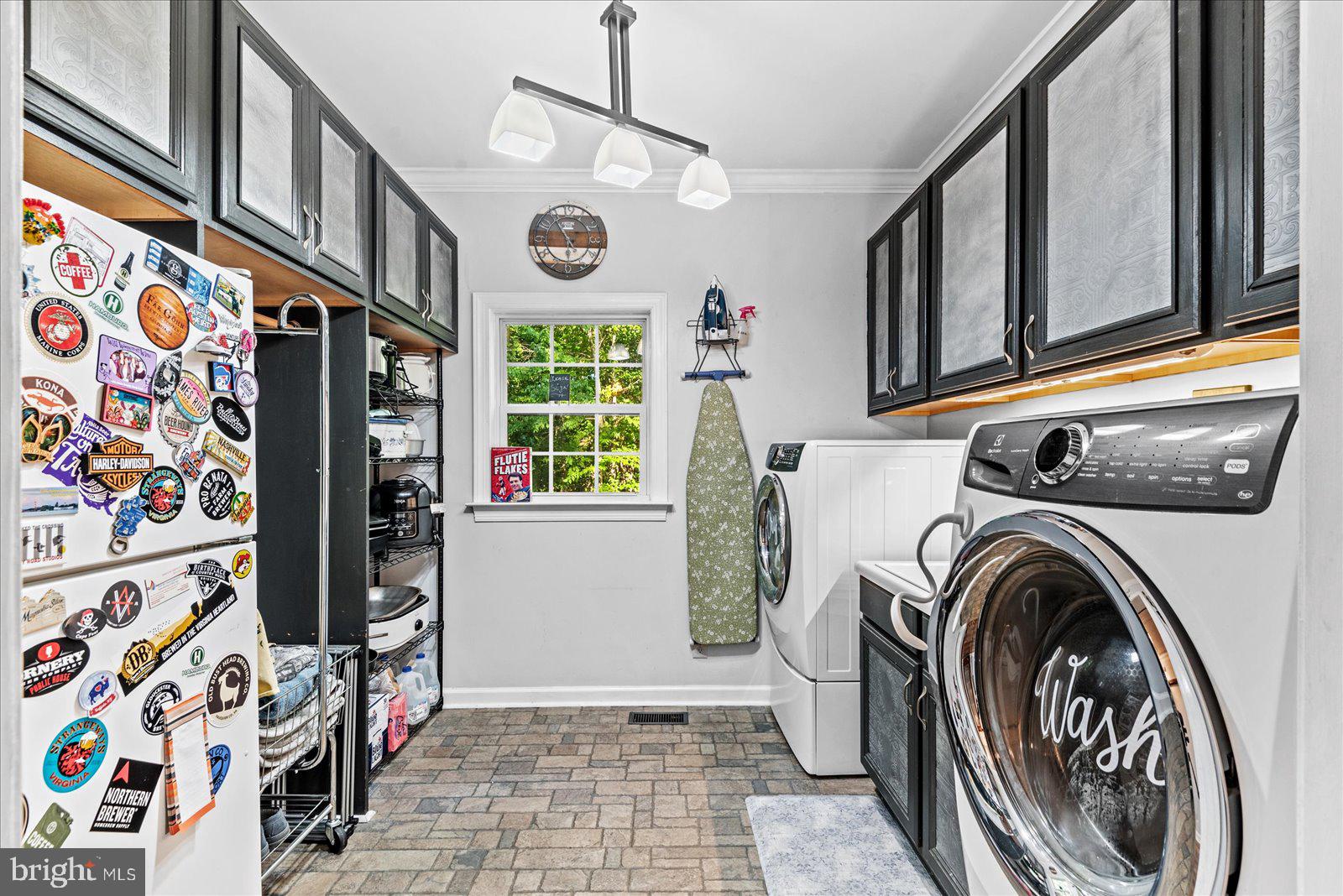 GROVES ESTATES - Residential