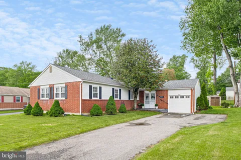 2605 Dartmouth Woods Road, Wilmington, DE MLS: DENC2081570
