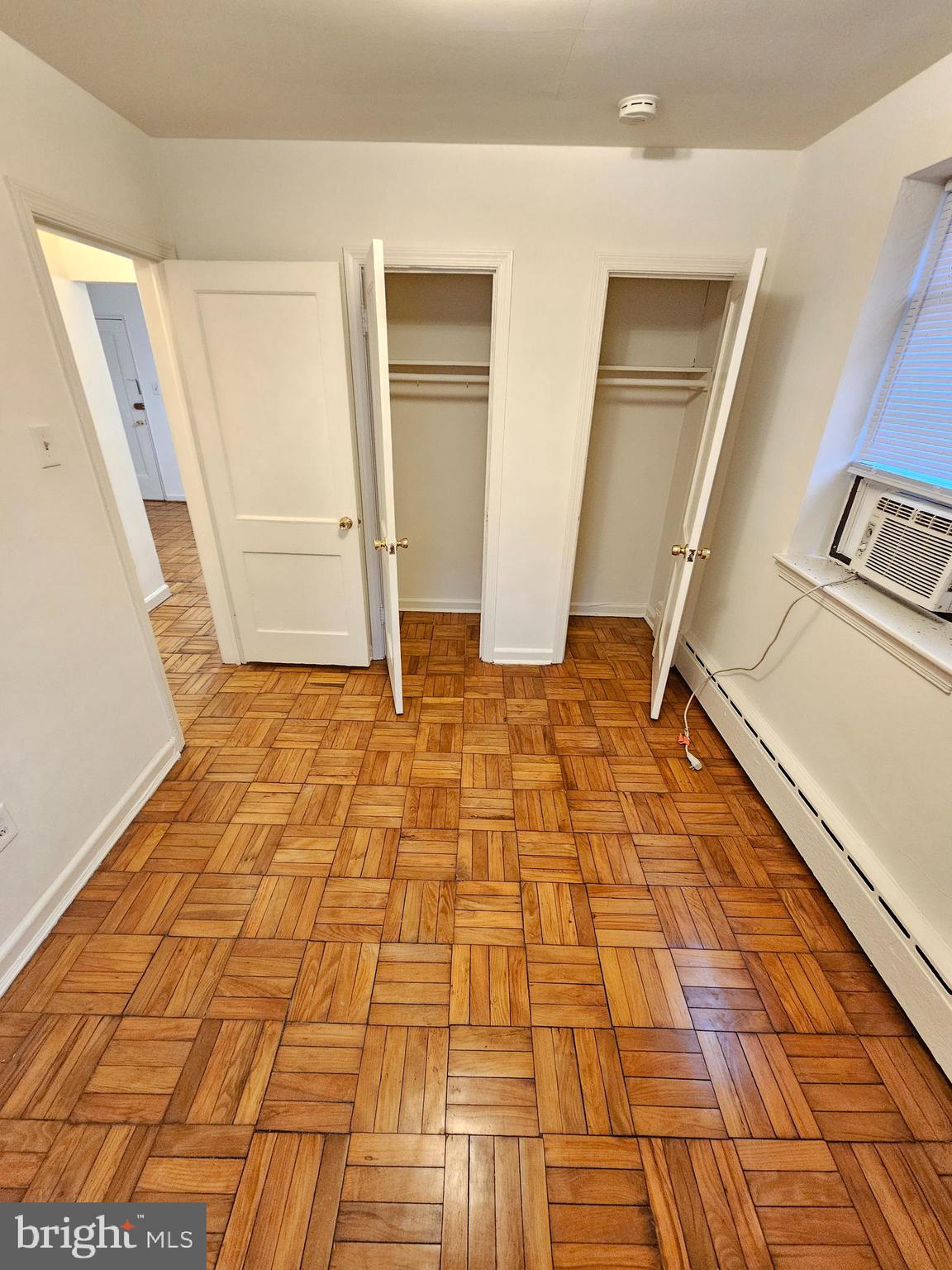 FOREST HILLS - Residential Lease