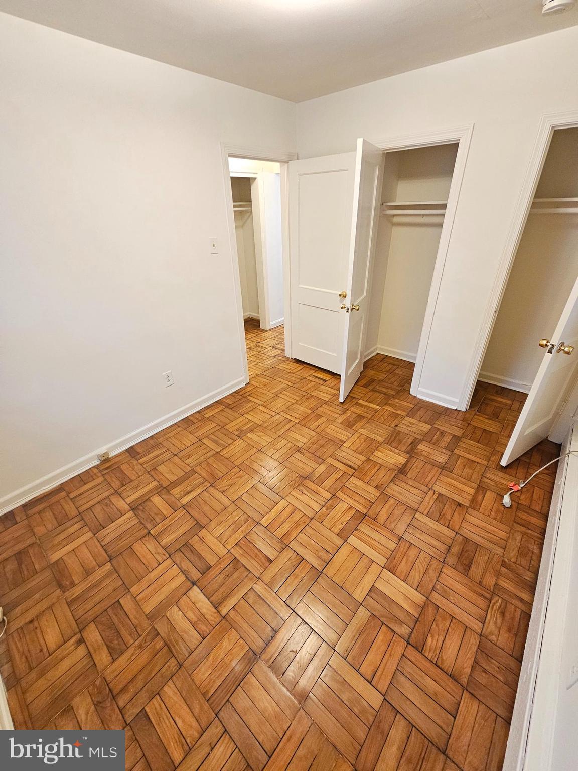 FOREST HILLS - Residential Lease