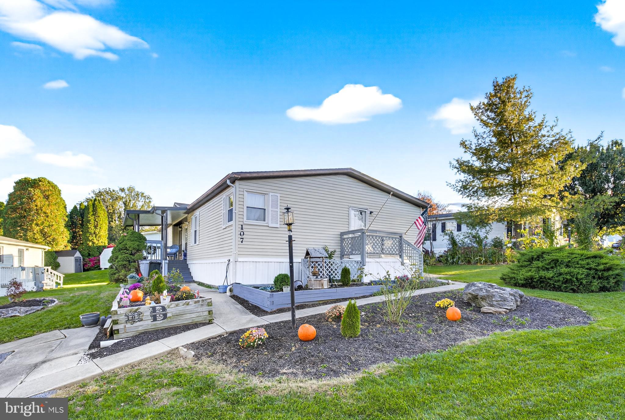 107 LONGWOOD COURT E