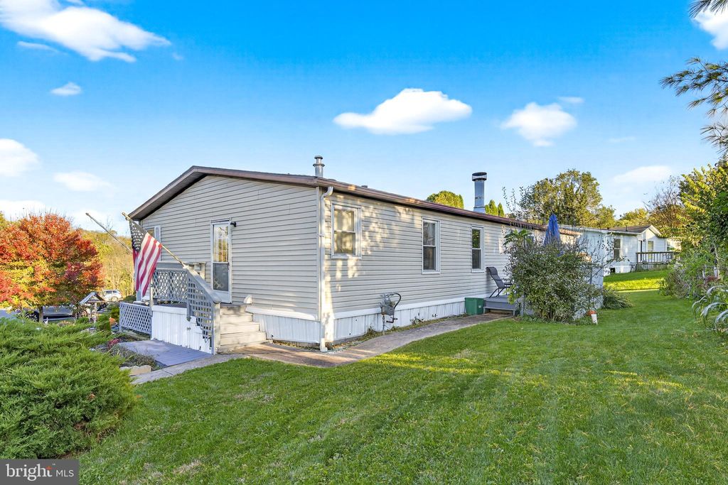 Photo of 107 Longwood Court E, LANCASTER, PA 17603 (MLS # PALA2078434)