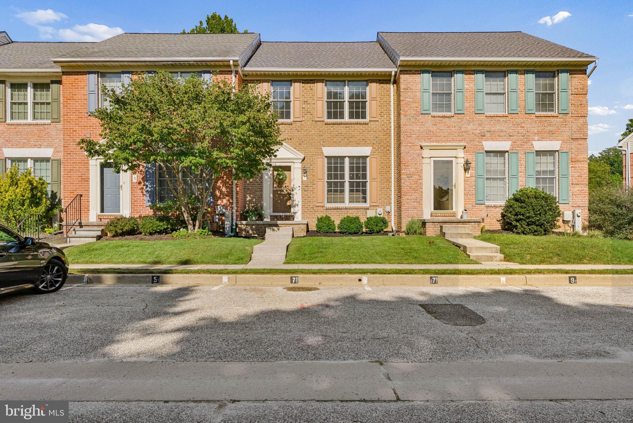 7 SNOWBERRY COURT