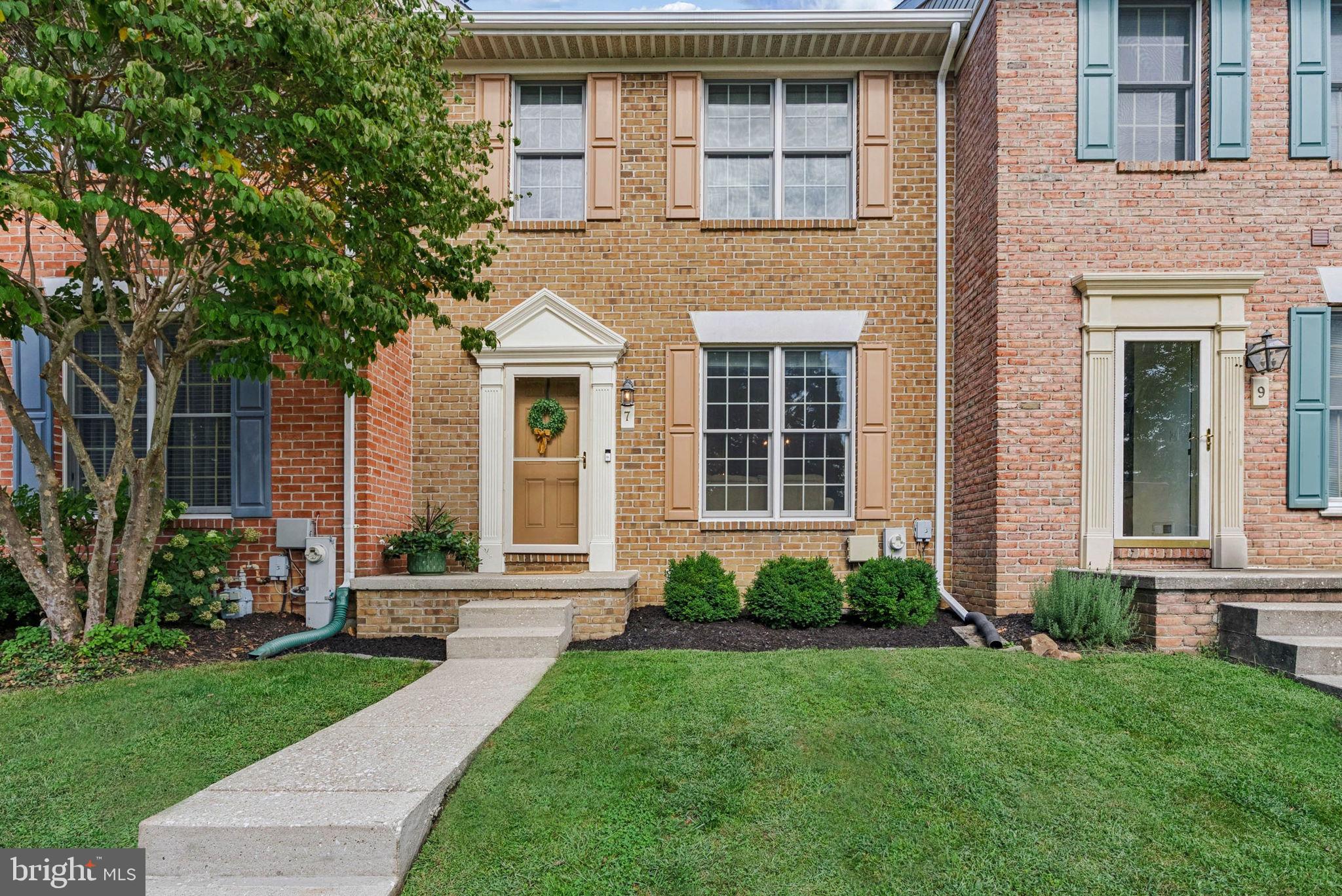 7 SNOWBERRY COURT