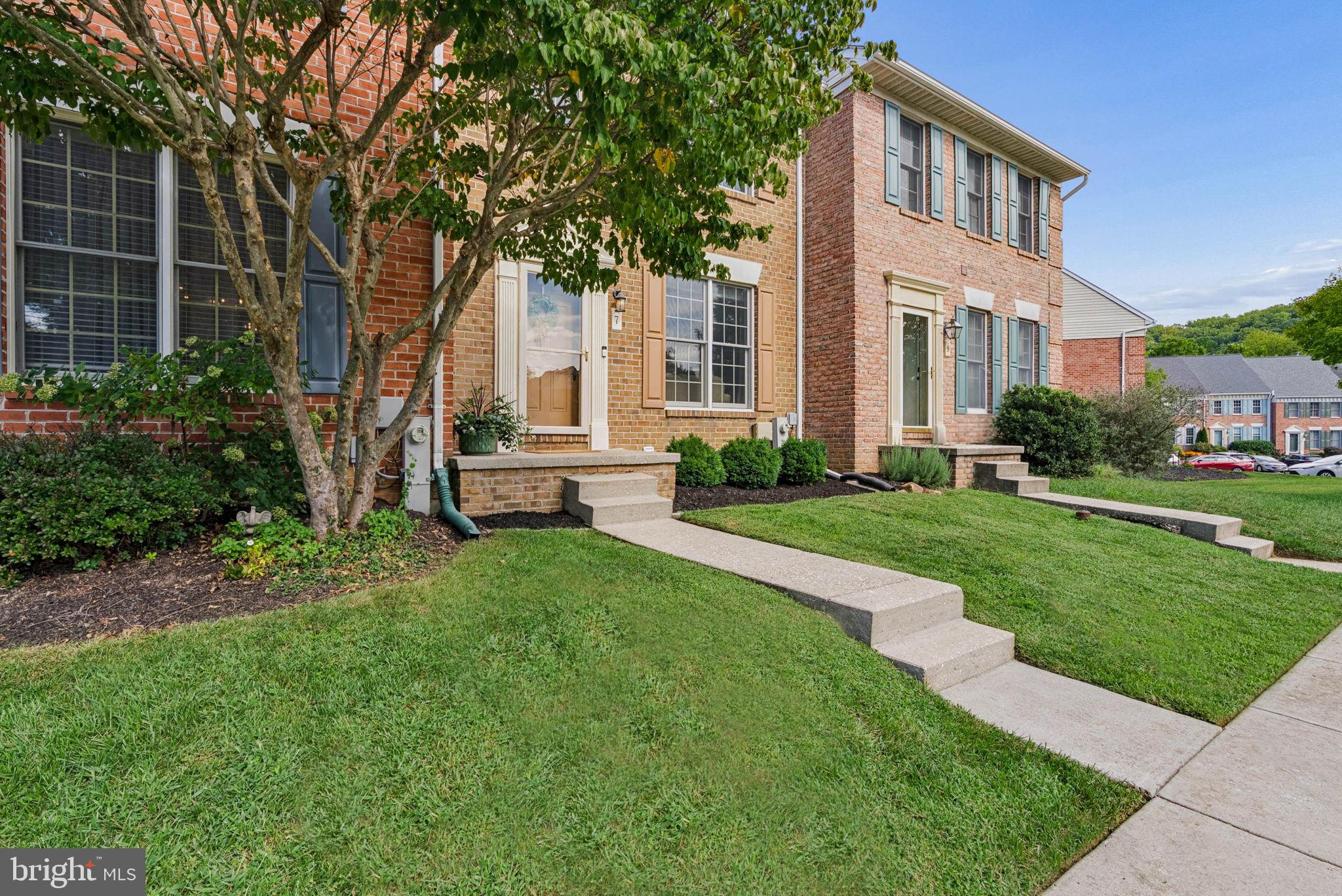 7 SNOWBERRY COURT