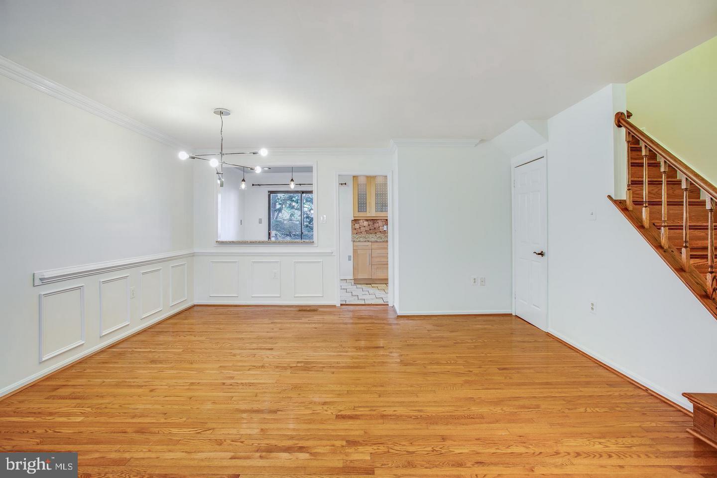 HOLLAND TOWNE - Residential Lease