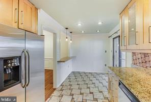 HOLLAND TOWNE - Residential Lease