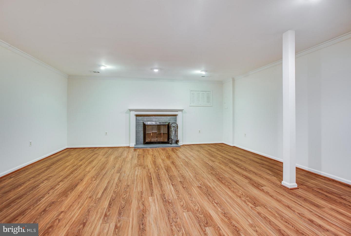 HOLLAND TOWNE - Residential Lease