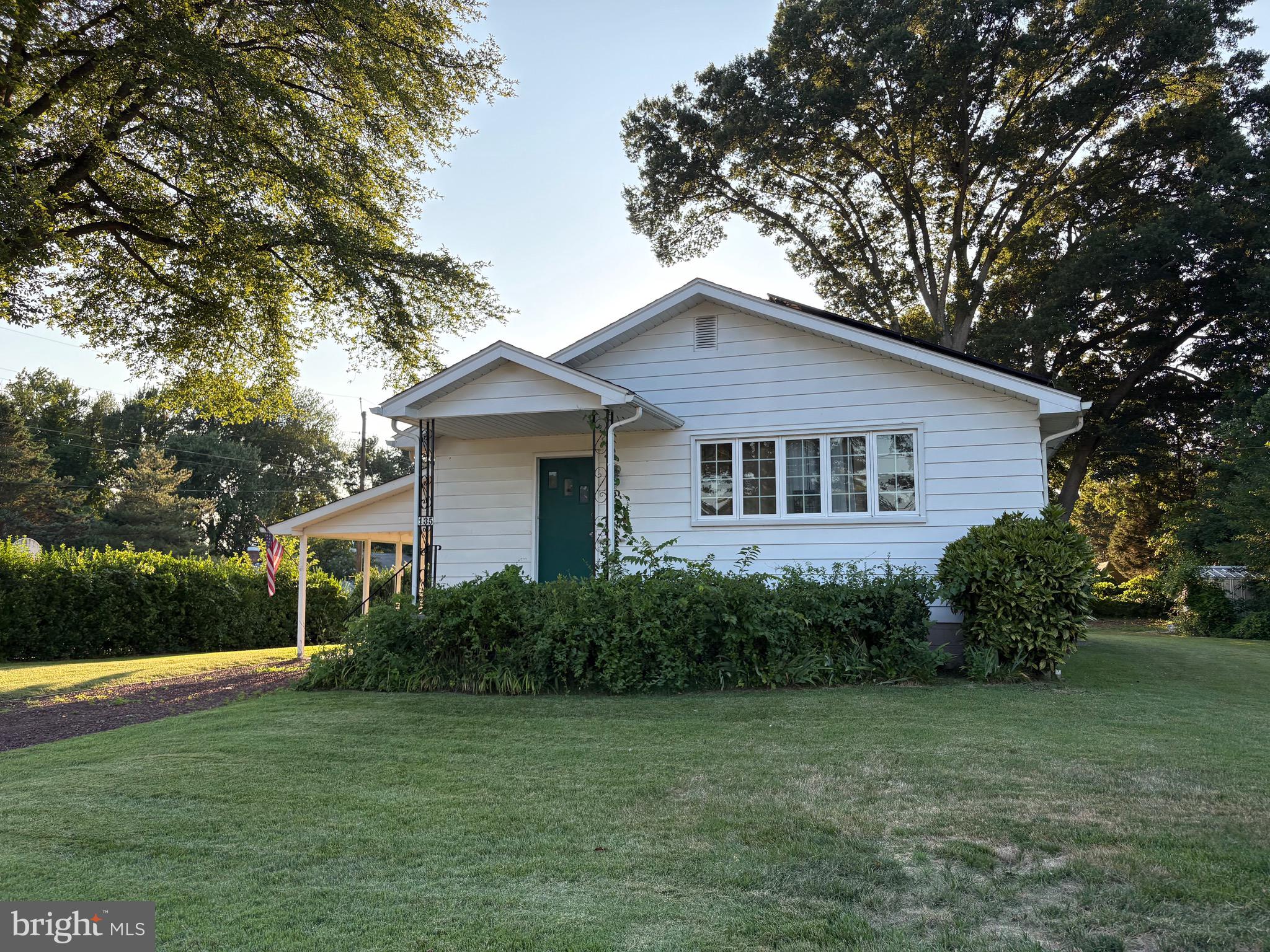135 QUEEN AVENUE