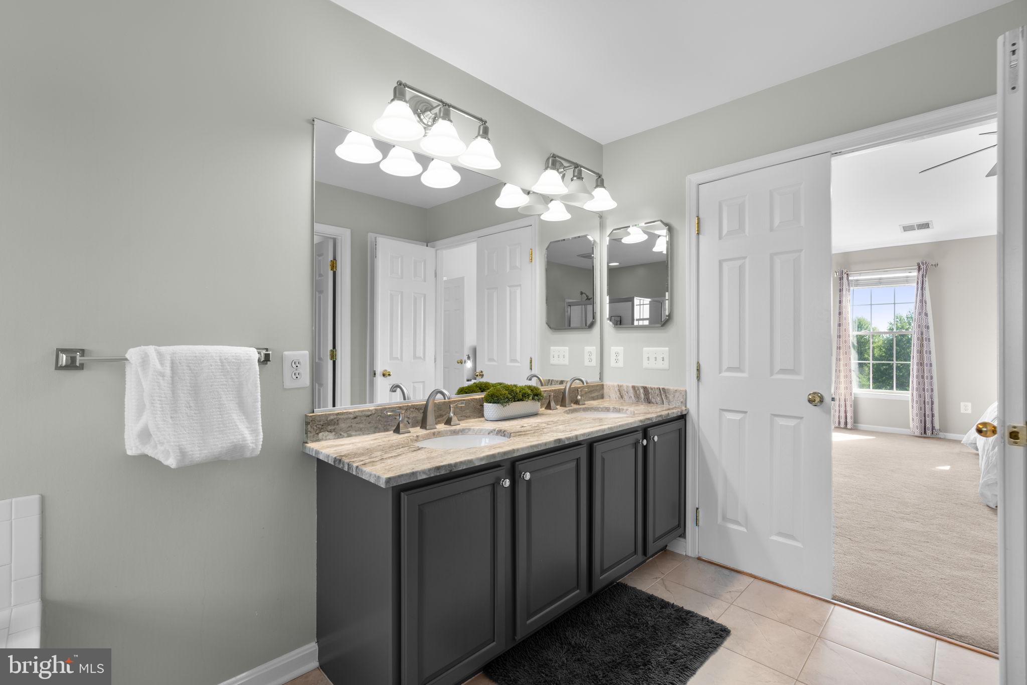 THE ESTATES AT SAND HILL - Residential