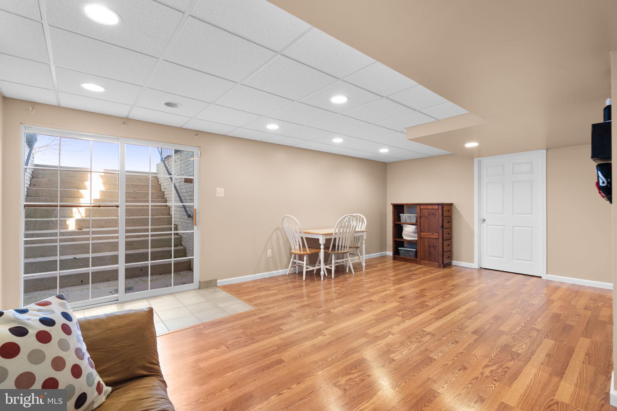 THE ESTATES AT SAND HILL - Residential