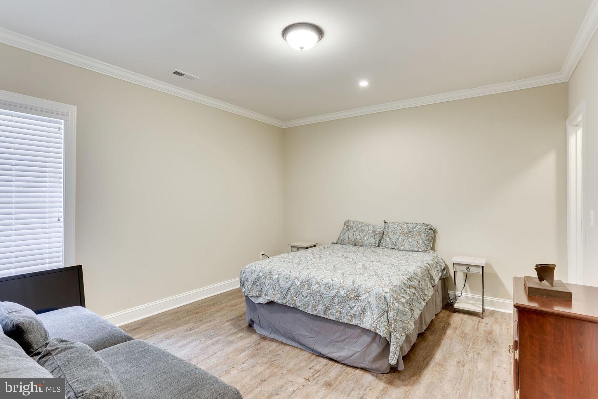 ELLISON HEIGHTS - Residential Lease