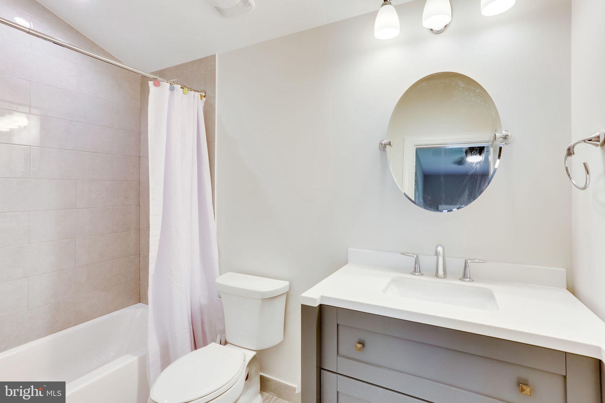 ELLISON HEIGHTS - Residential Lease