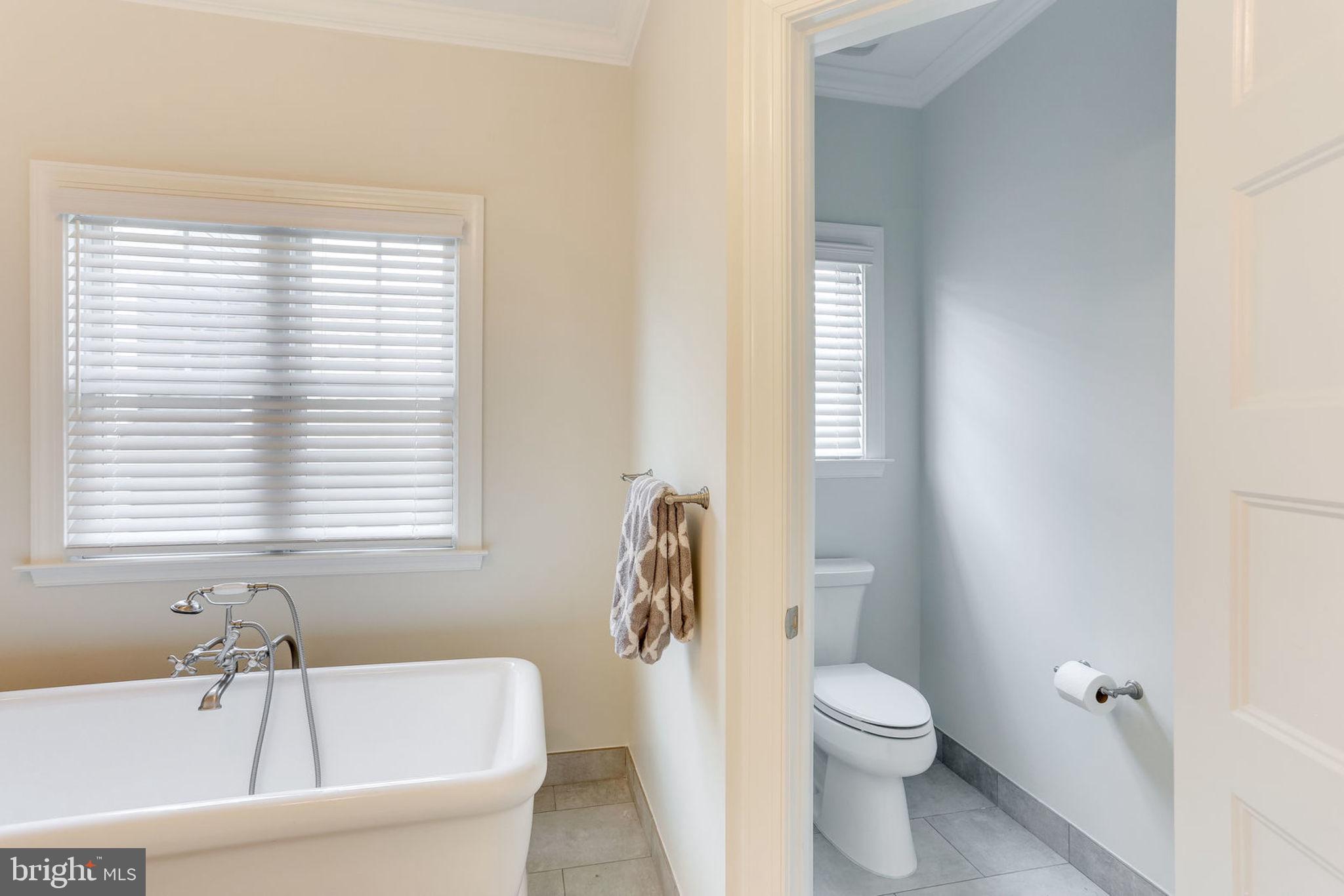 ELLISON HEIGHTS - Residential Lease