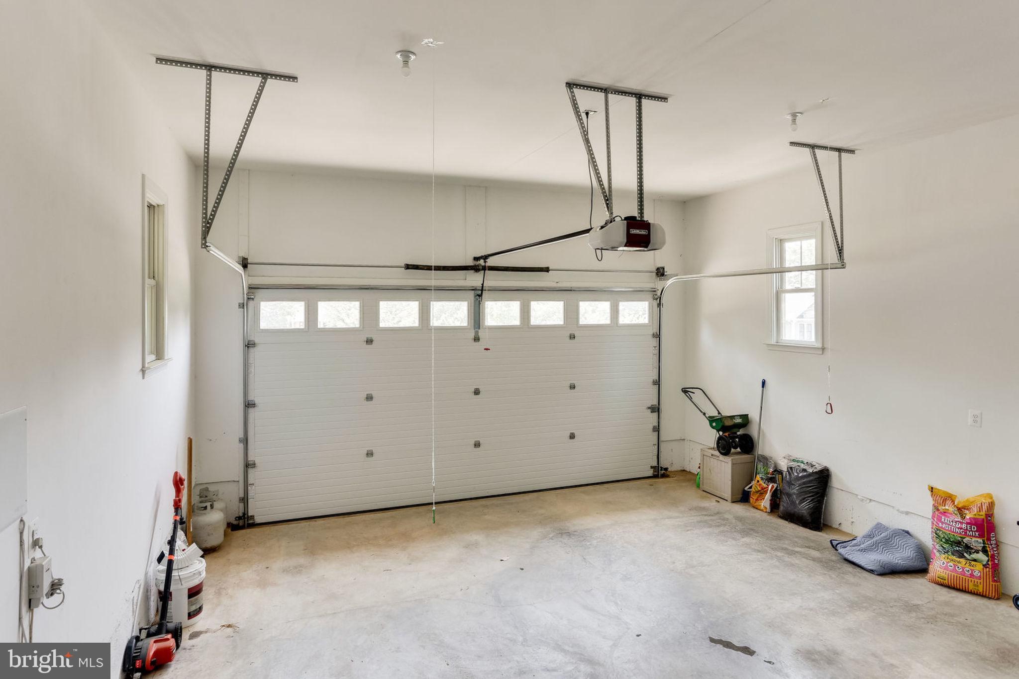 ELLISON HEIGHTS - Residential Lease