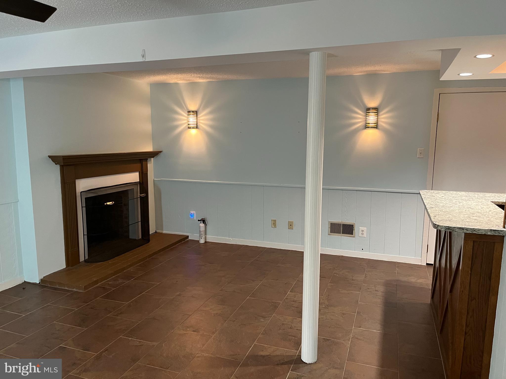 NORTH SPRINGFIELD - Residential Lease