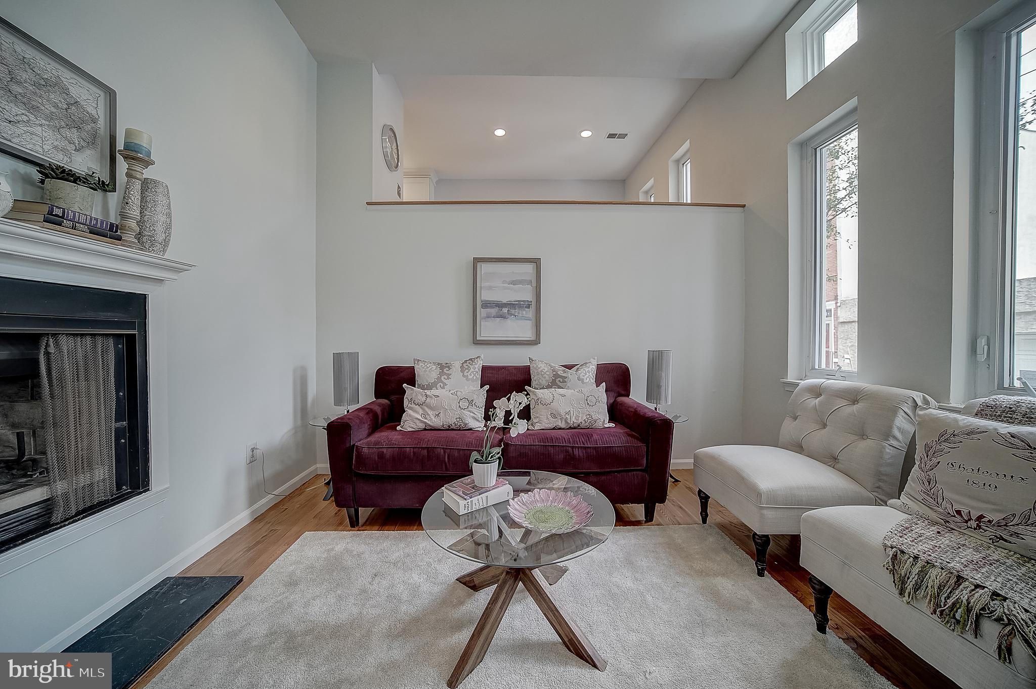 QUEEN VILLAGE - Residential