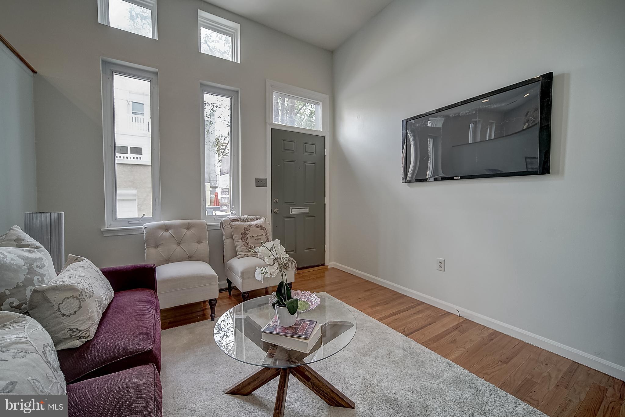 QUEEN VILLAGE - Residential