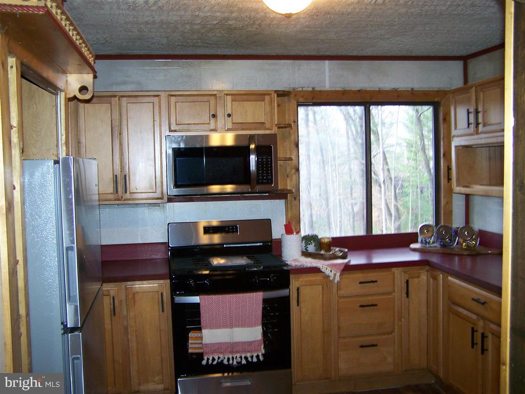 2376 MIDDLE RIVER ROAD