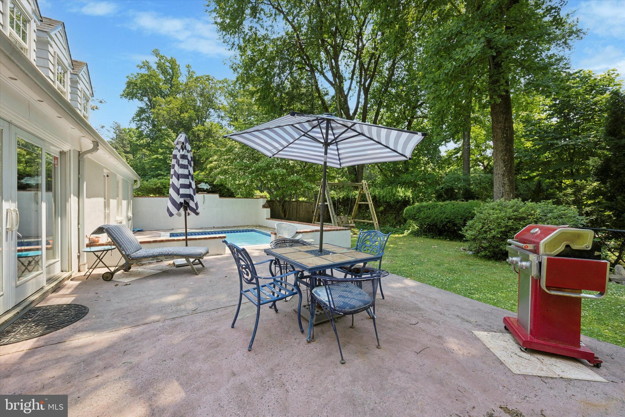 CHESTNUT HILL - Residential