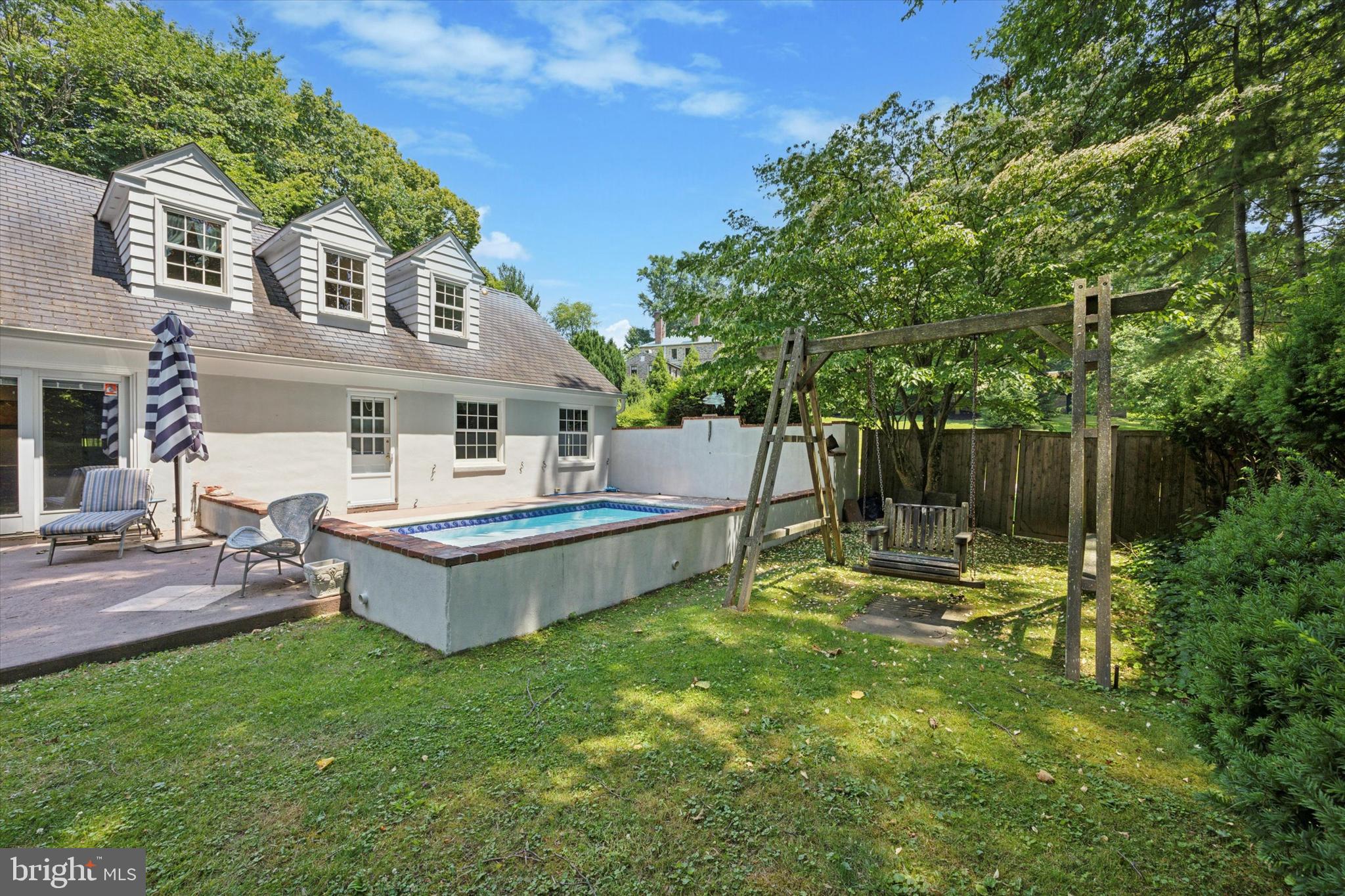 CHESTNUT HILL - Residential