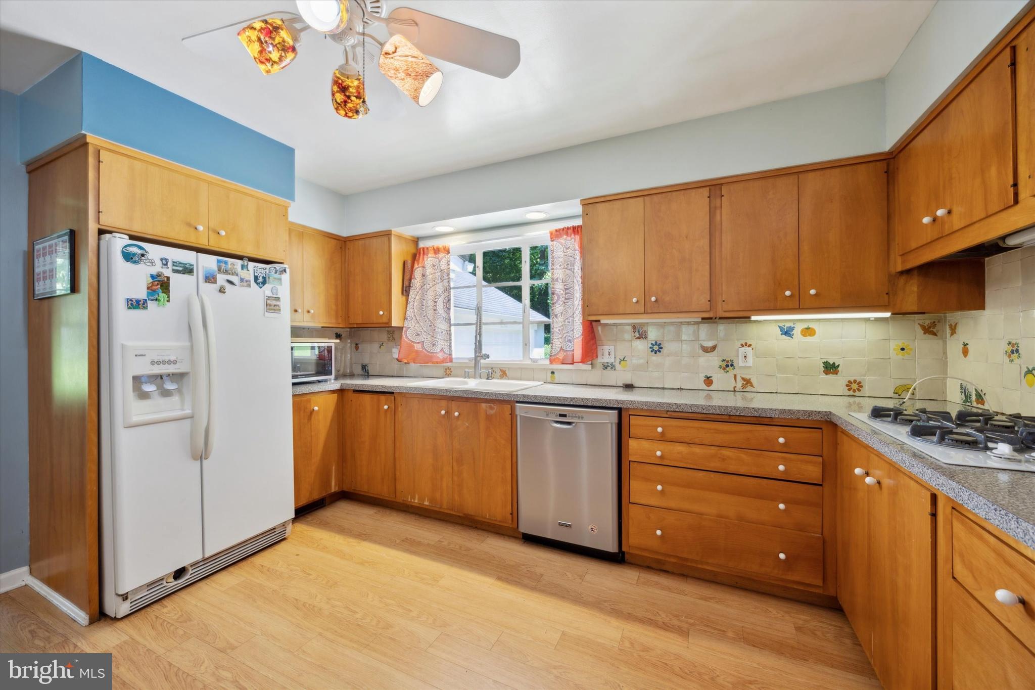 CHESTNUT HILL - Residential