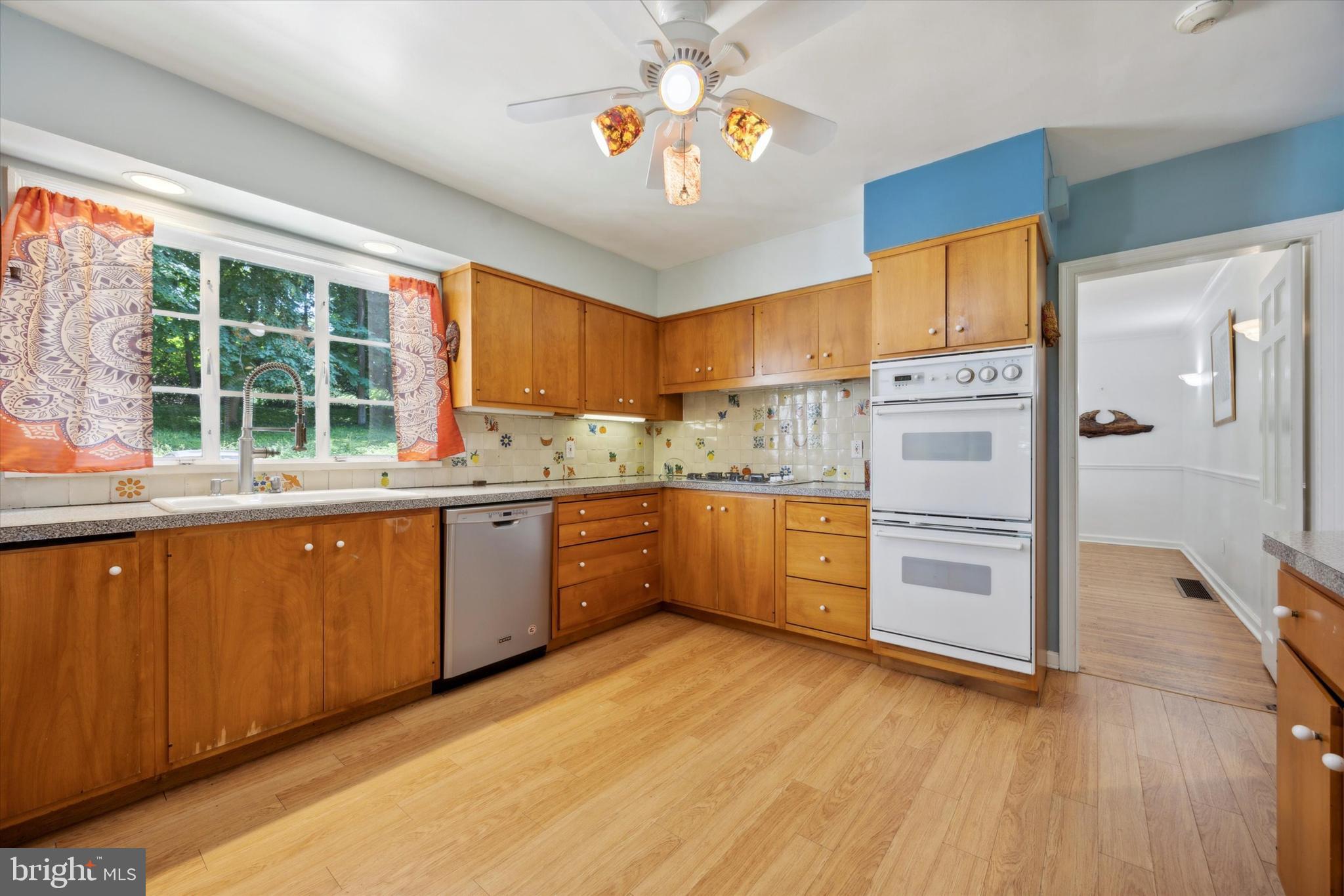 CHESTNUT HILL - Residential